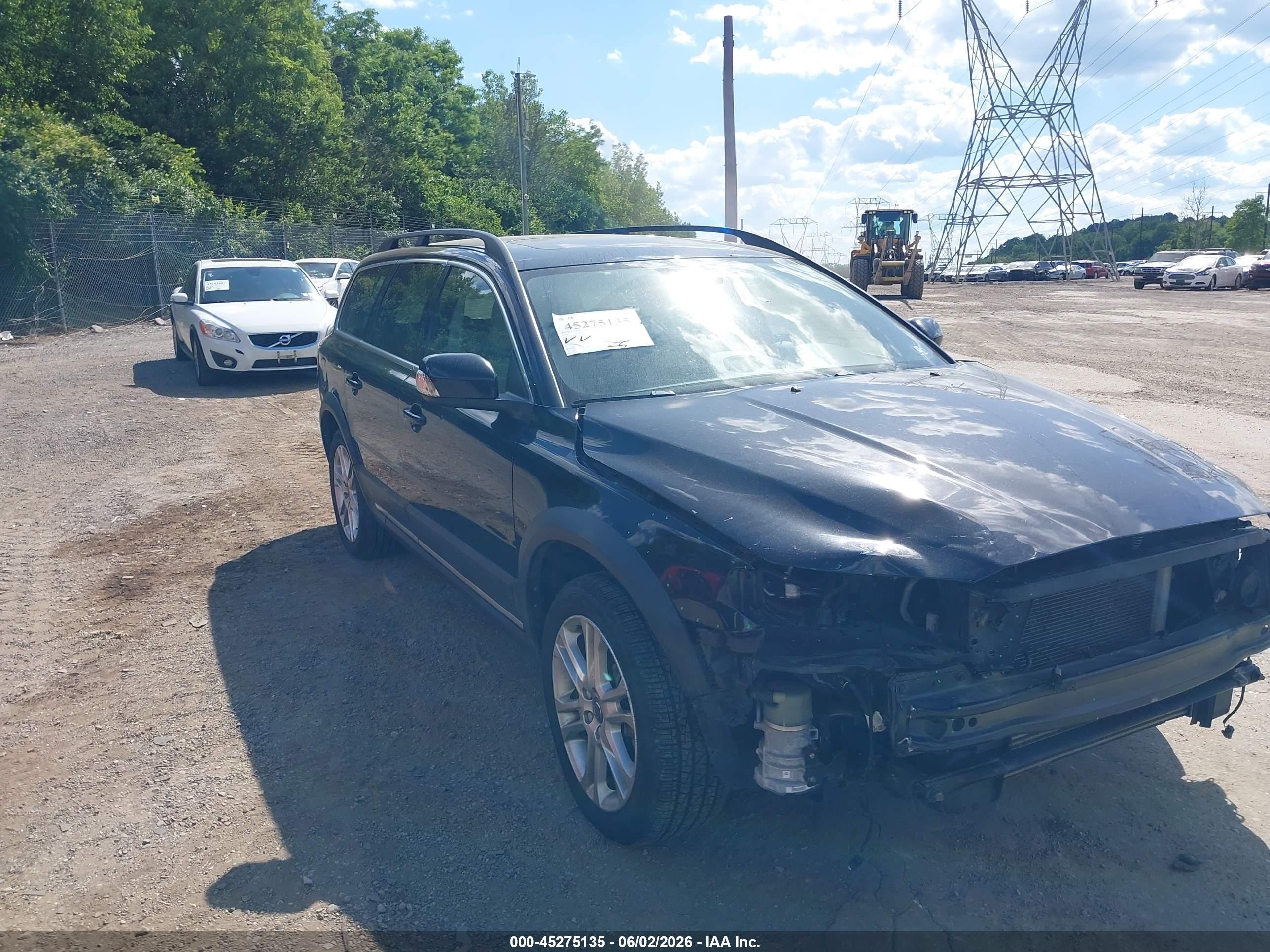 2016 Volvo XC70 T5 Premier, VIN YV4612NK3G1238777 — Front end