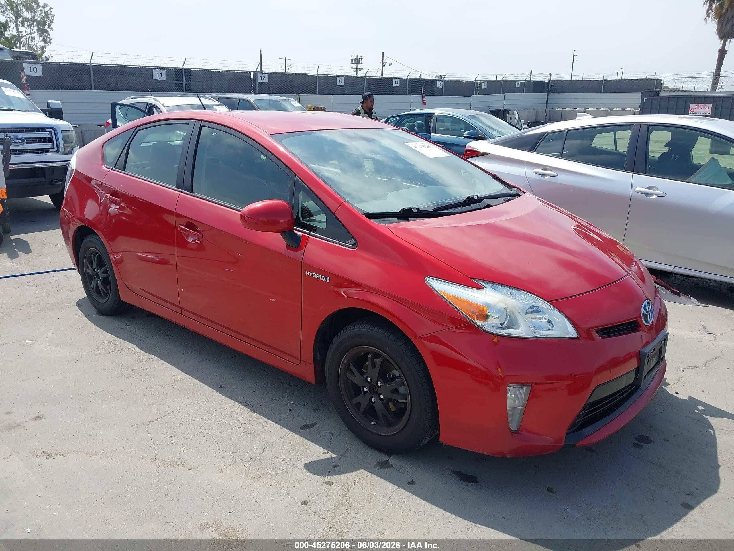 2014 Toyota Prius Four, VIN JTDKN3DU0E1757829 — Side