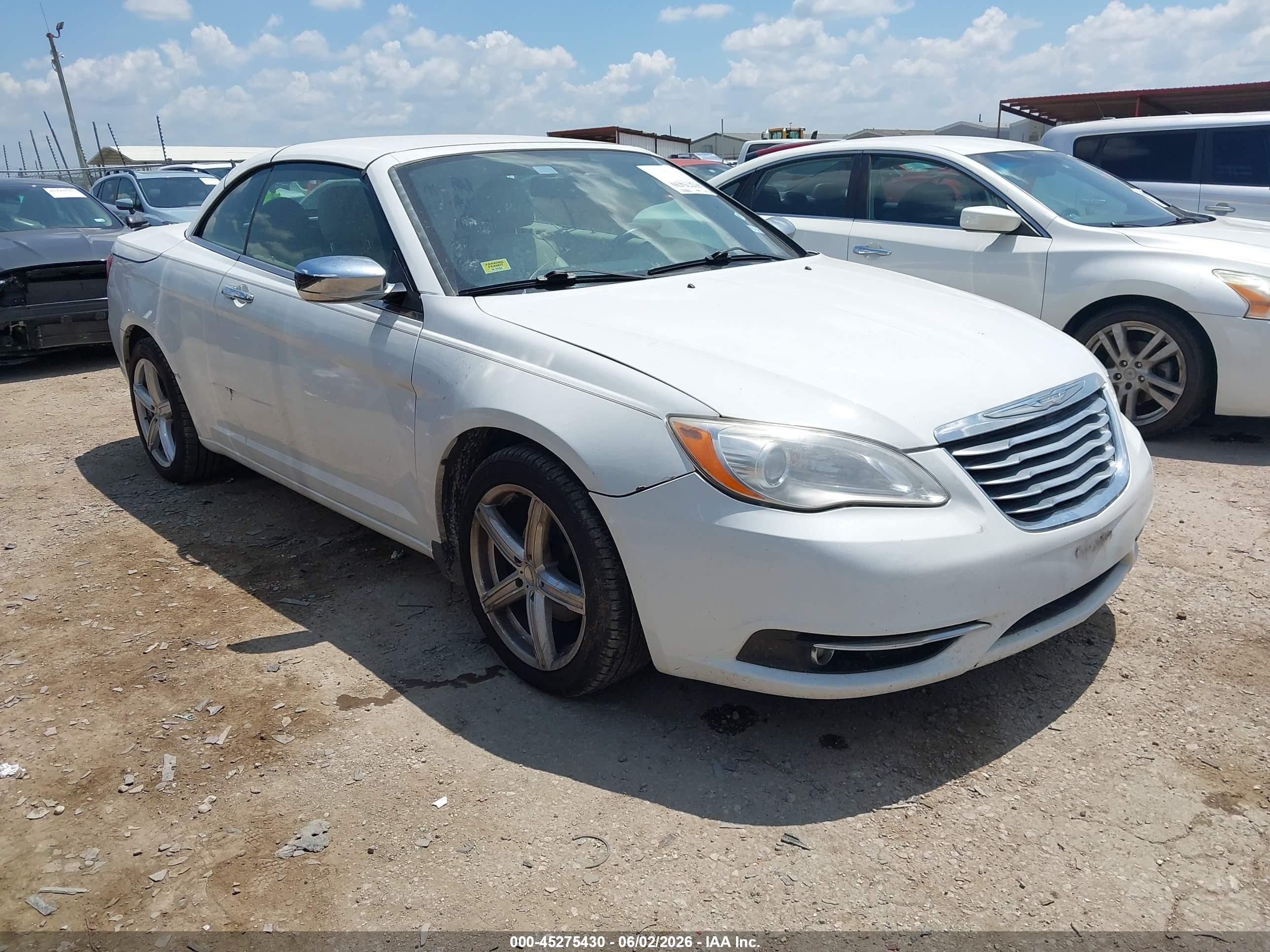 2012 Chrysler 200 Limited, VIN 1C3BCBFG9CN233712 — Front end