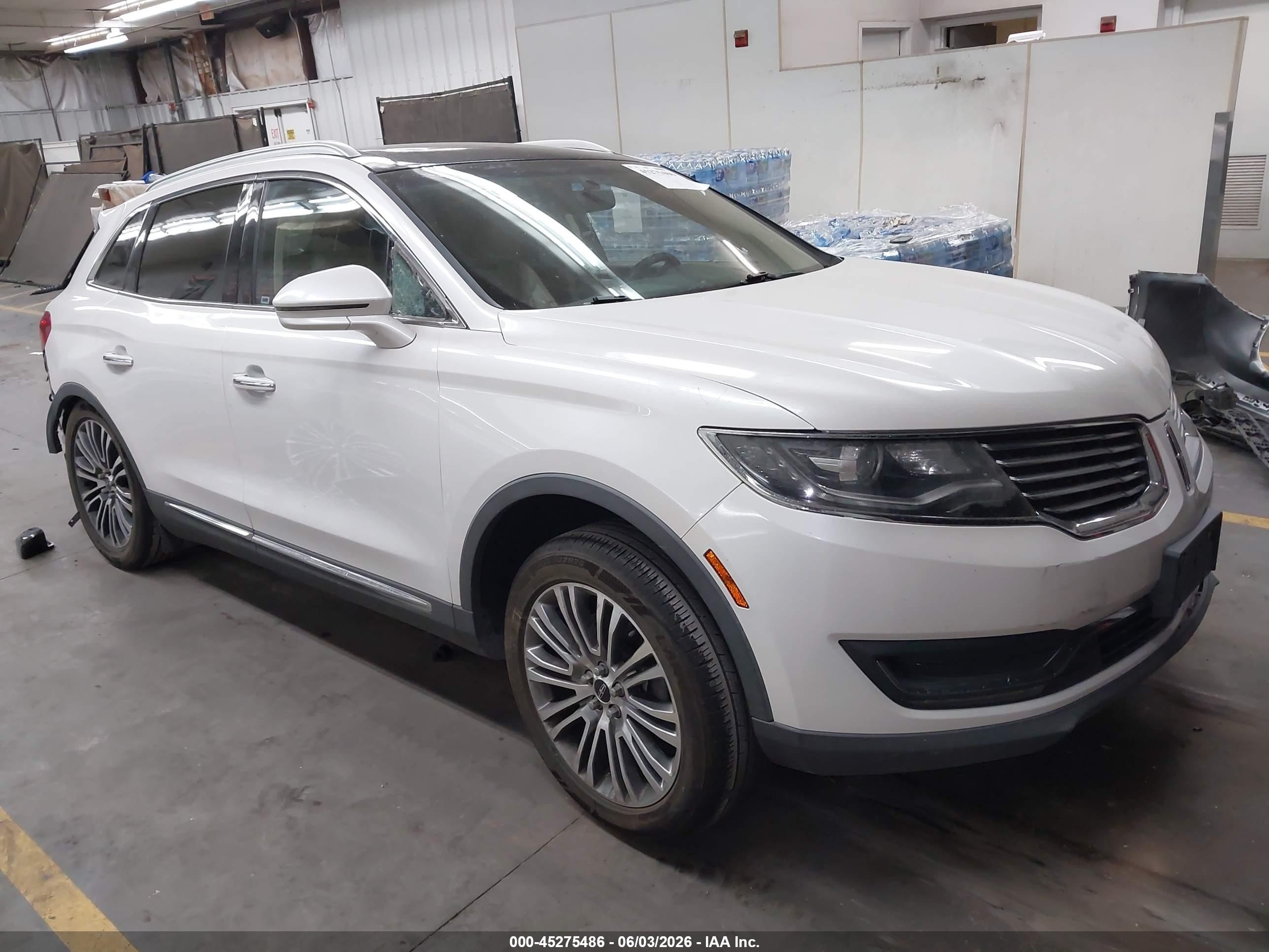 2016 Lincoln MKX Reserve, VIN 2LMTJ6LR8GBL52274 — Side