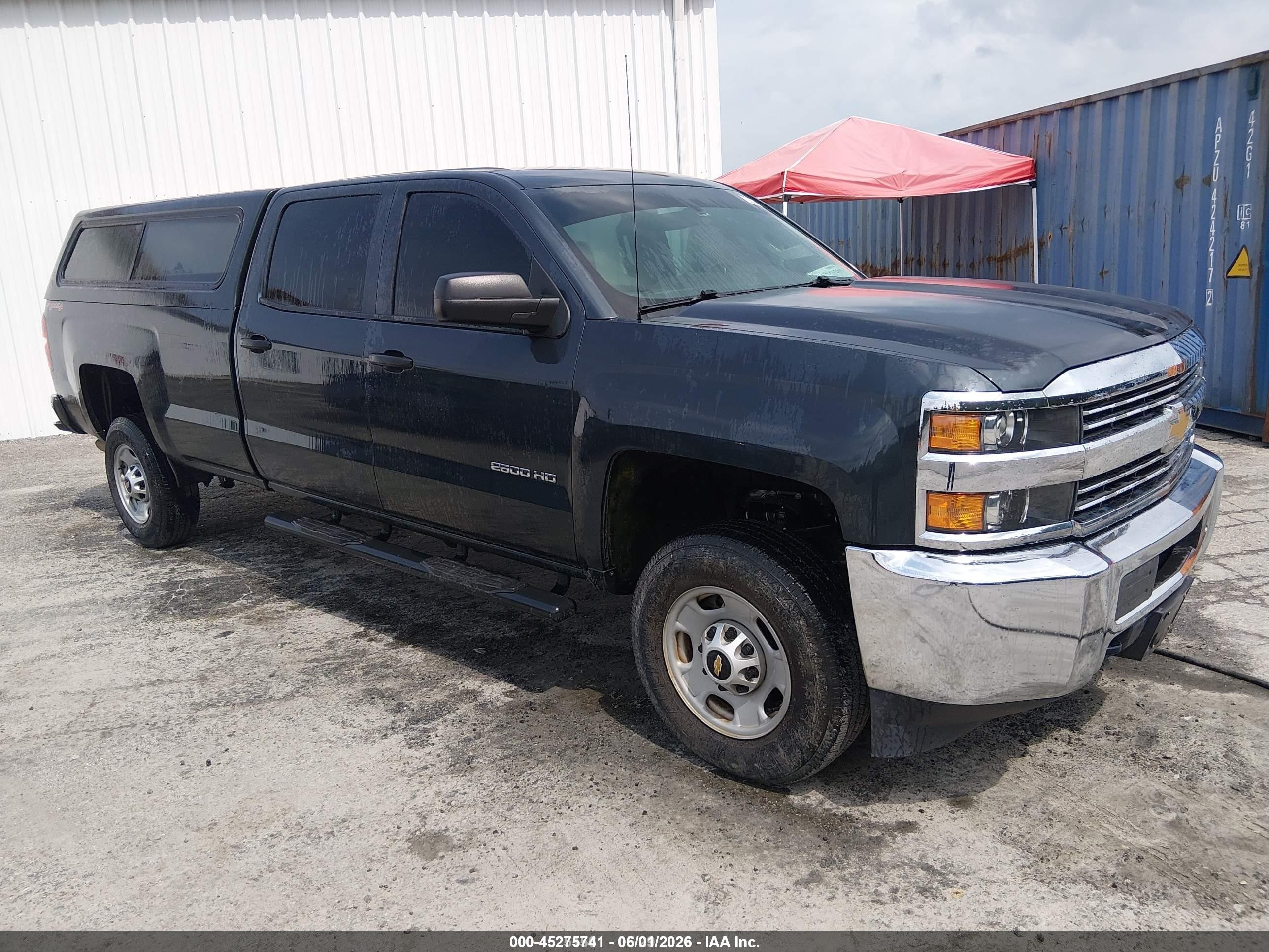 2017 Chevrolet Silverado 2500HD Work Truck, VIN 1GC1KUEG6HF191458 — Бок