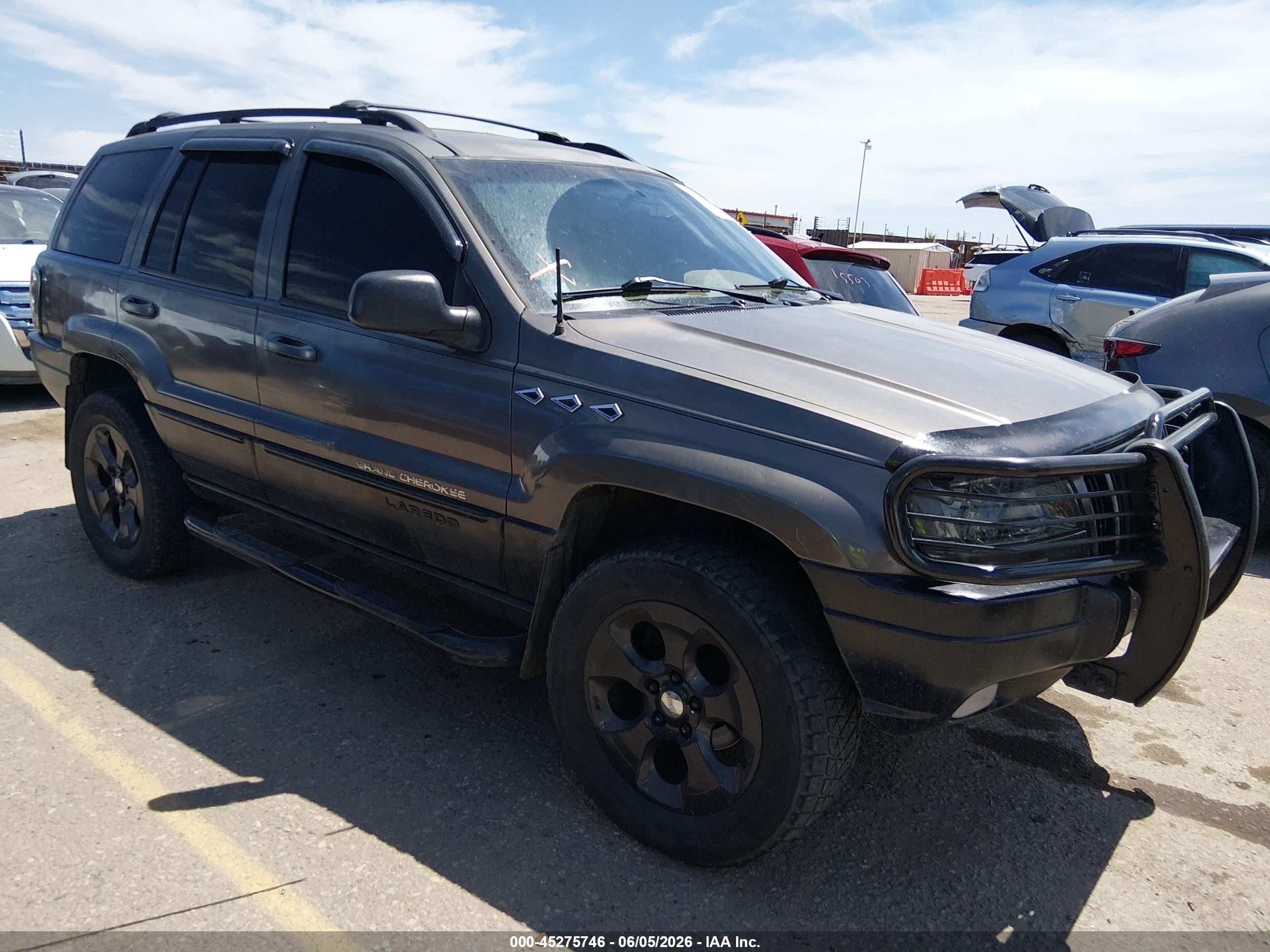 2000 Jeep Grand Cherokee Laredo, VIN 1J4GW48S9YC241828 — Rear end