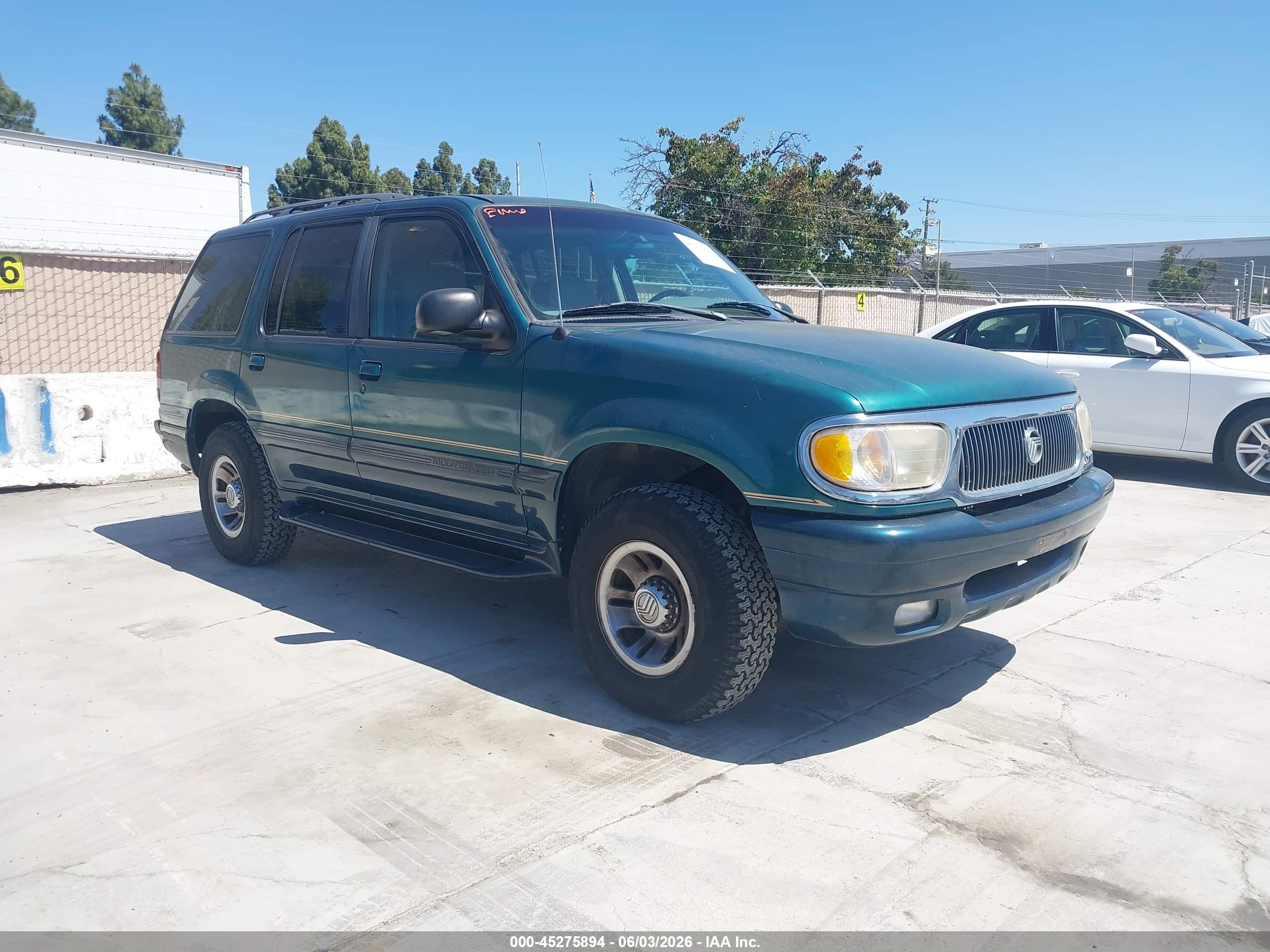 1998 Mercury Mountaineer, VIN 4M2ZU54EXWUJ16378 — Normal wear