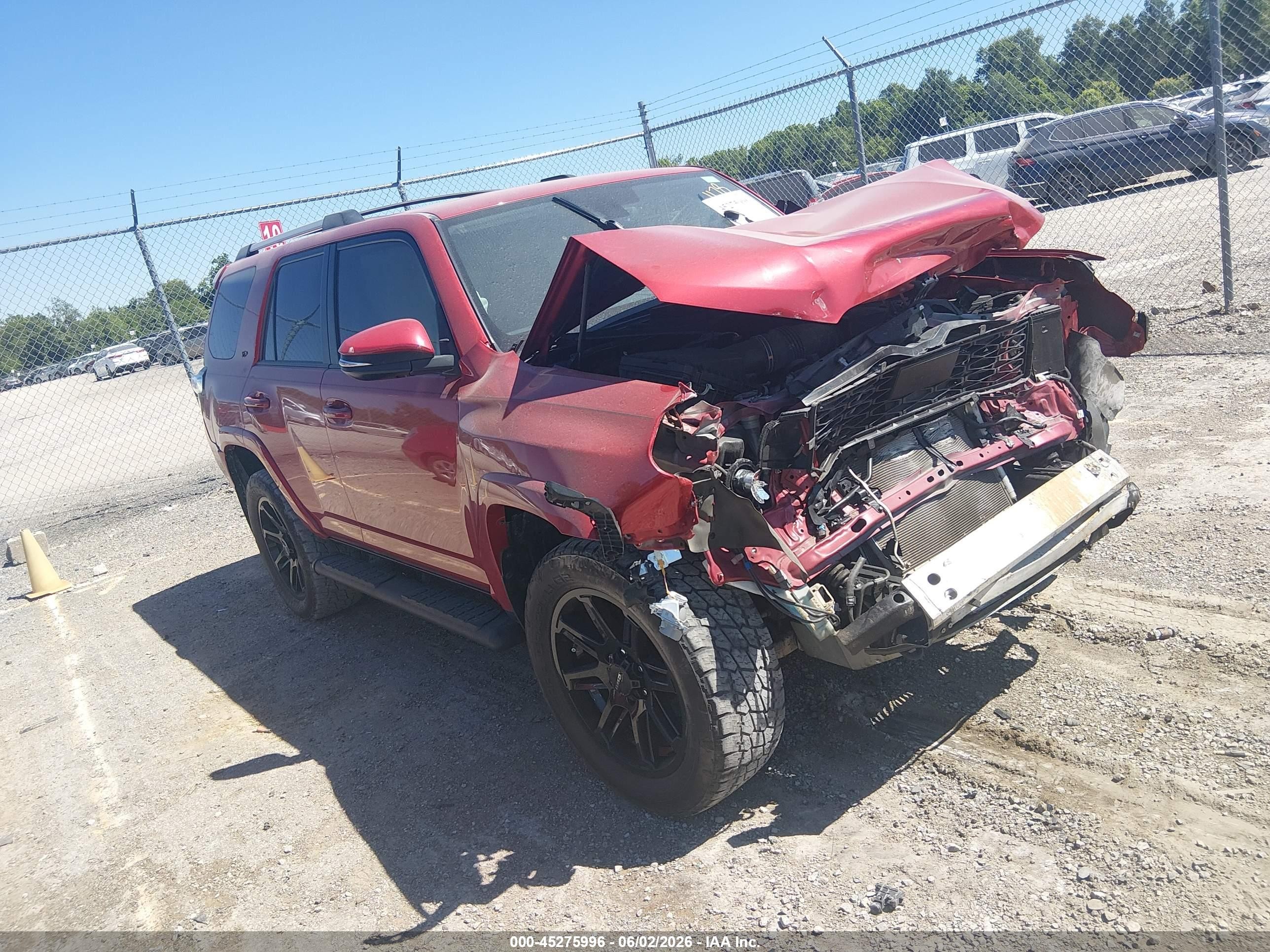 2021 Toyota 4Runner SR5 Premium, VIN JTENU5JR3M5931178 — Front end