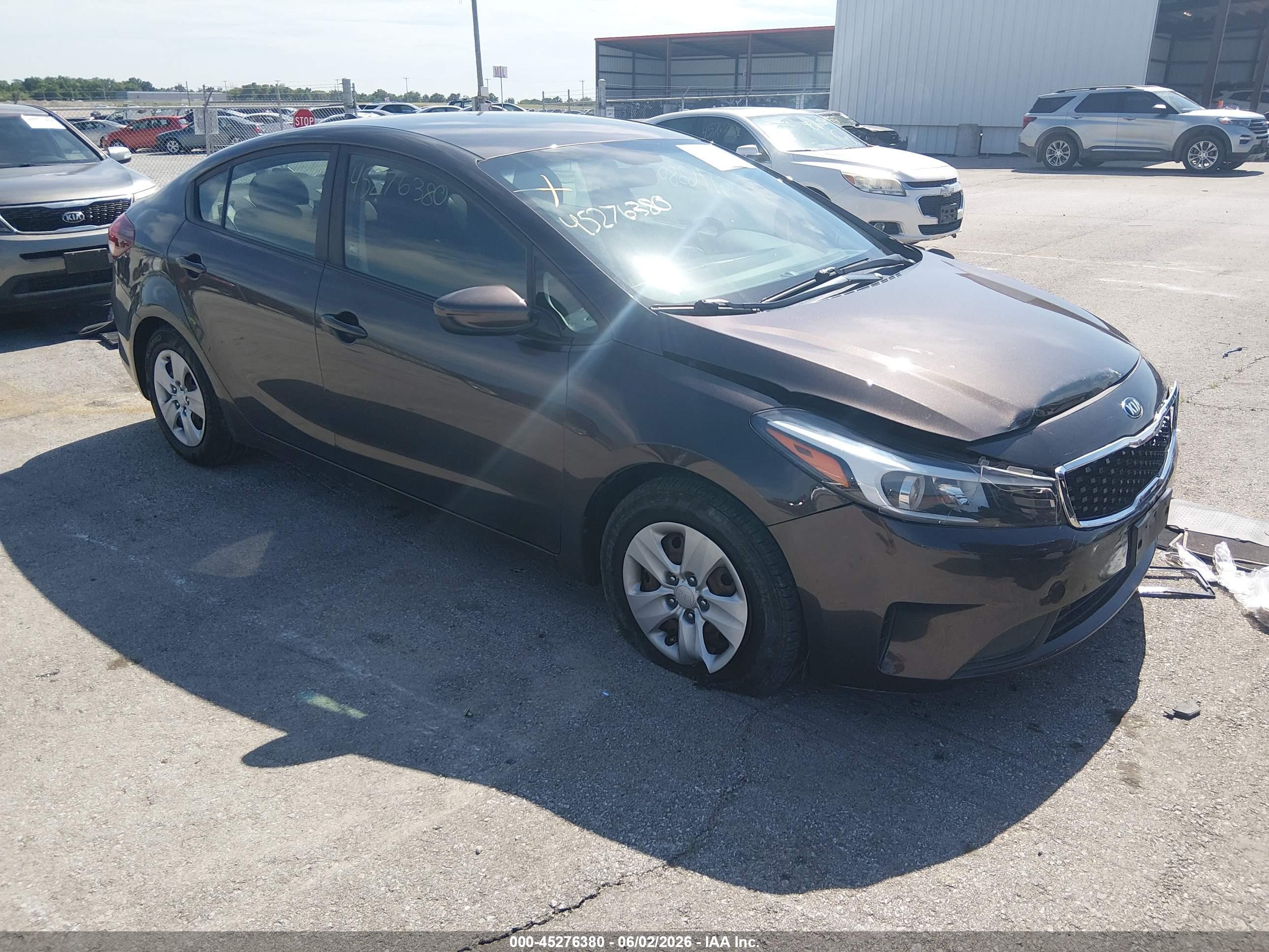 2017 Kia Forte LX, VIN 3KPFK4A7XHE156198 — Front end