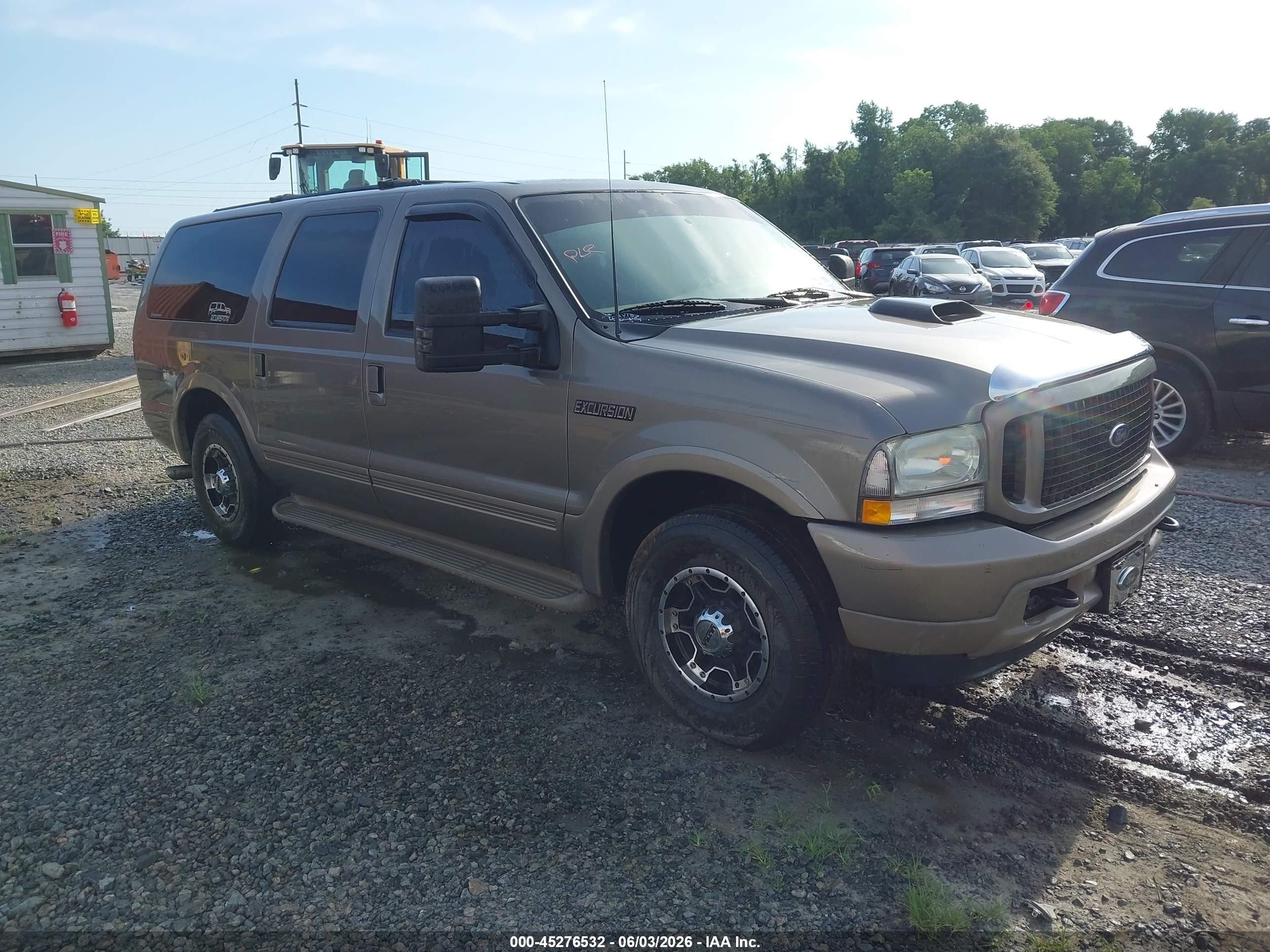 2003 Ford Excursion, VIN 1FMNU44S73EC54336 — Front end