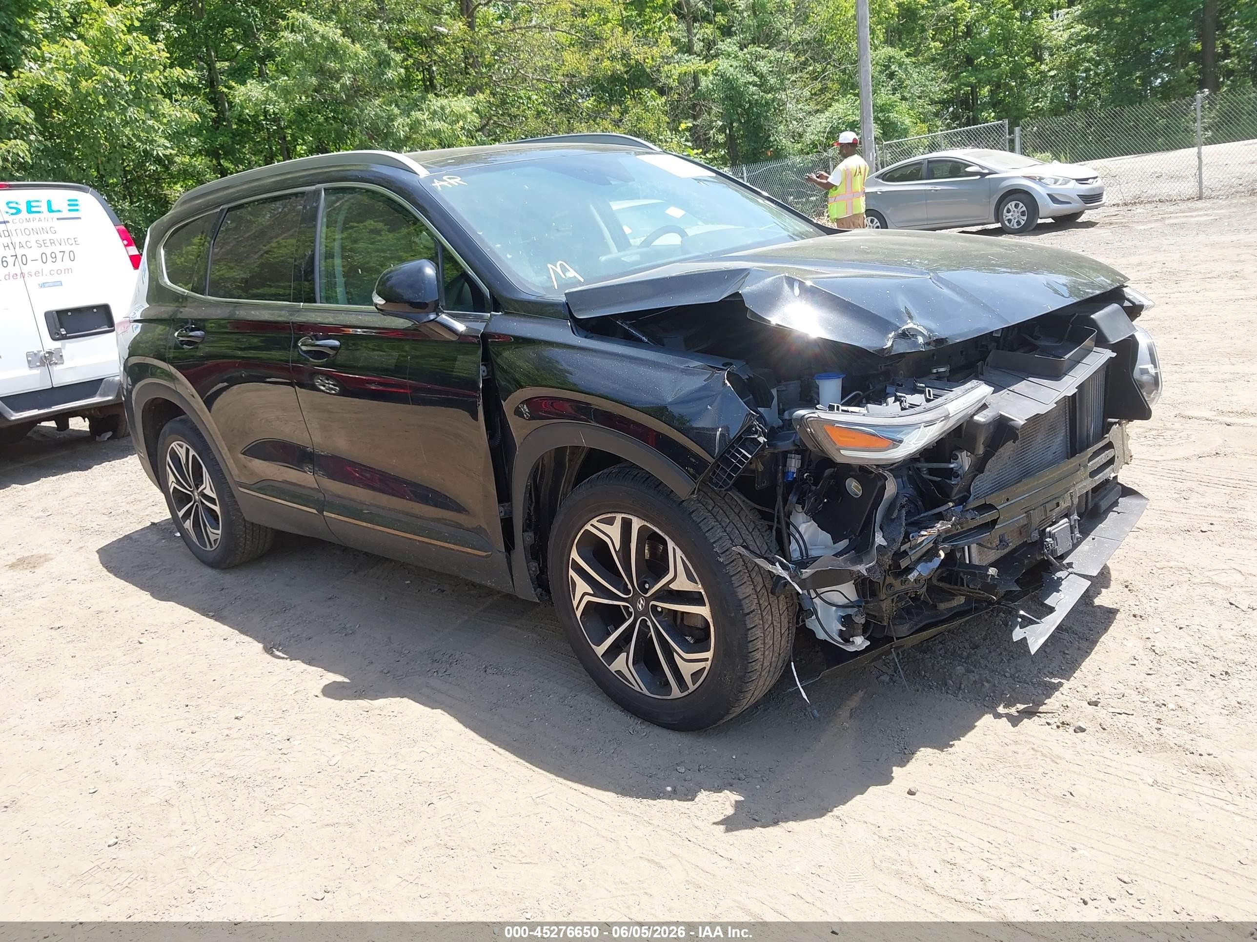 2020 Hyundai Santa Fe Limited, VIN 5NMS5CAA7LH287019 — Перед
