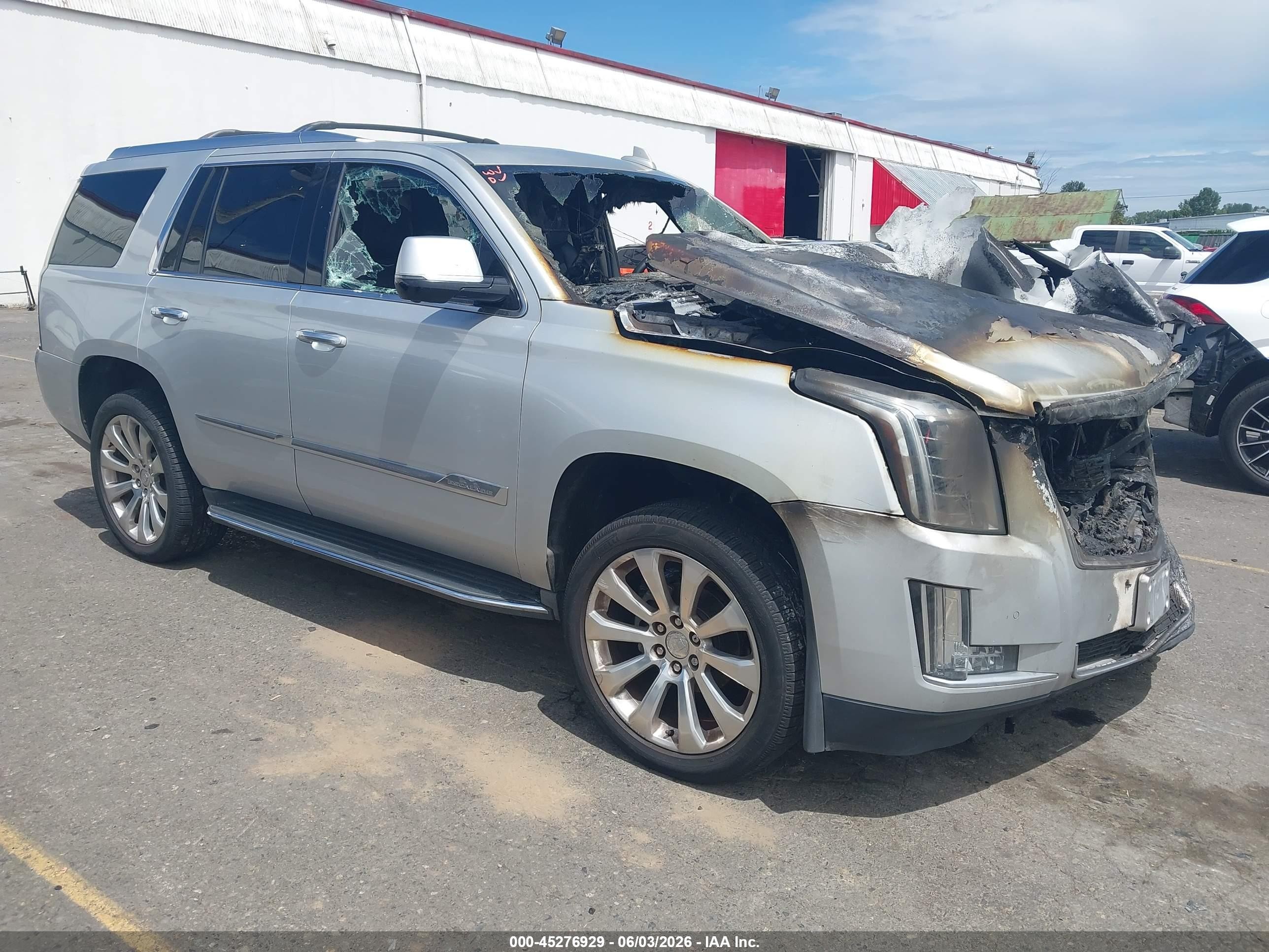 2016 Cadillac Escalade Luxury Collection, VIN 1GYS4BKJ6GR452713 — Engine fire