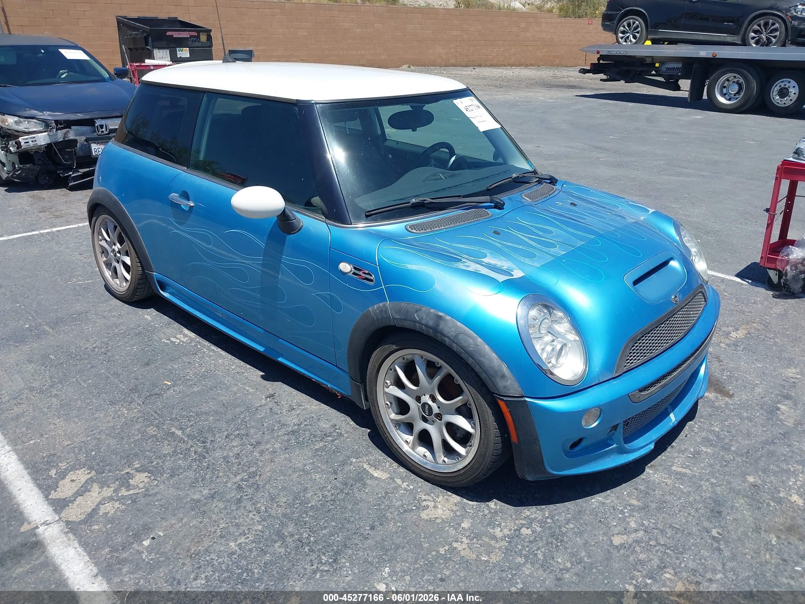2005 MINI Hardtop S, VIN WMWRE33565TG96709 — Перед