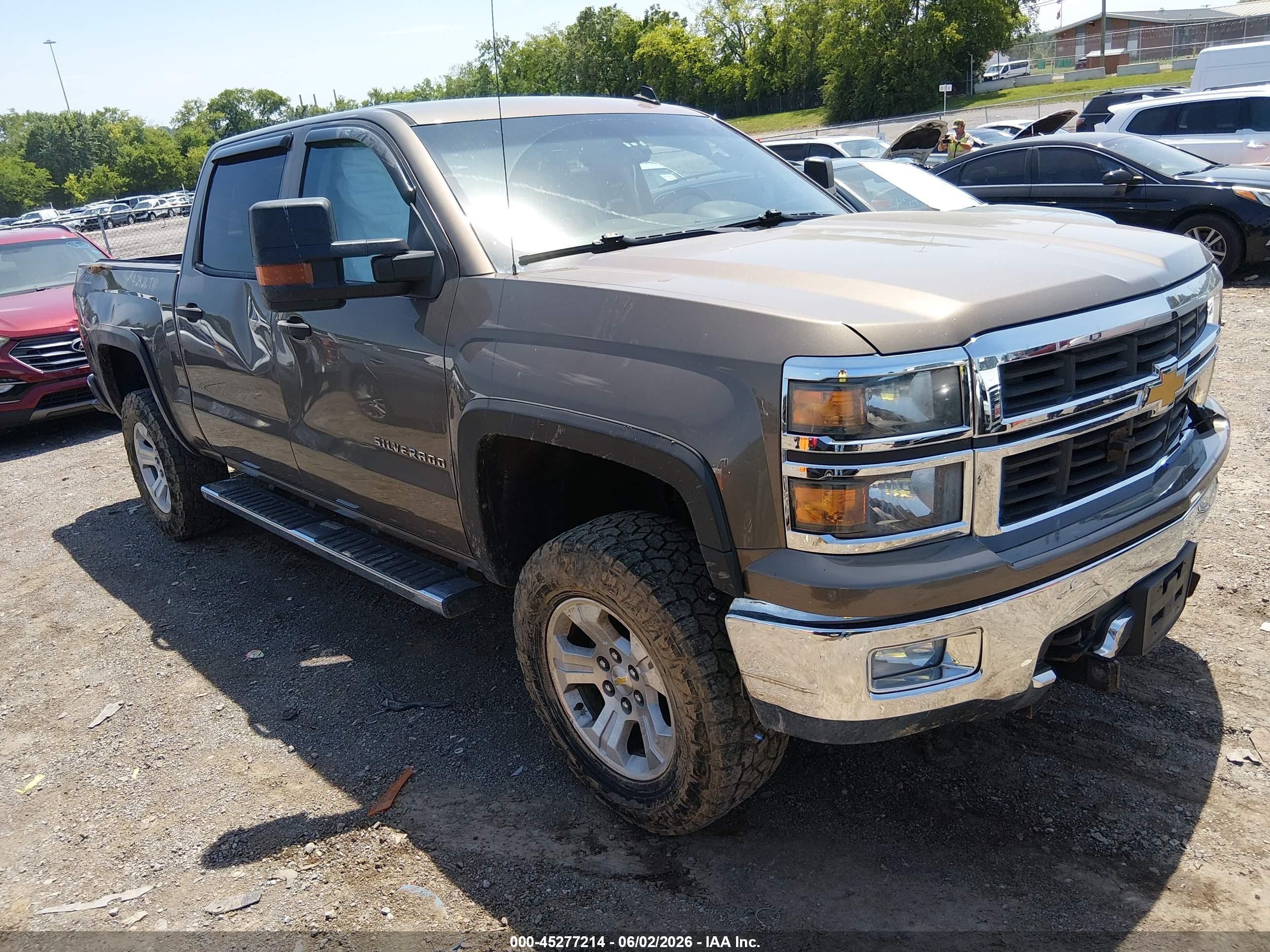 2014 Chevrolet Silverado 1500 LT, VIN 3GCUKREC3EG160461 — Auction photo