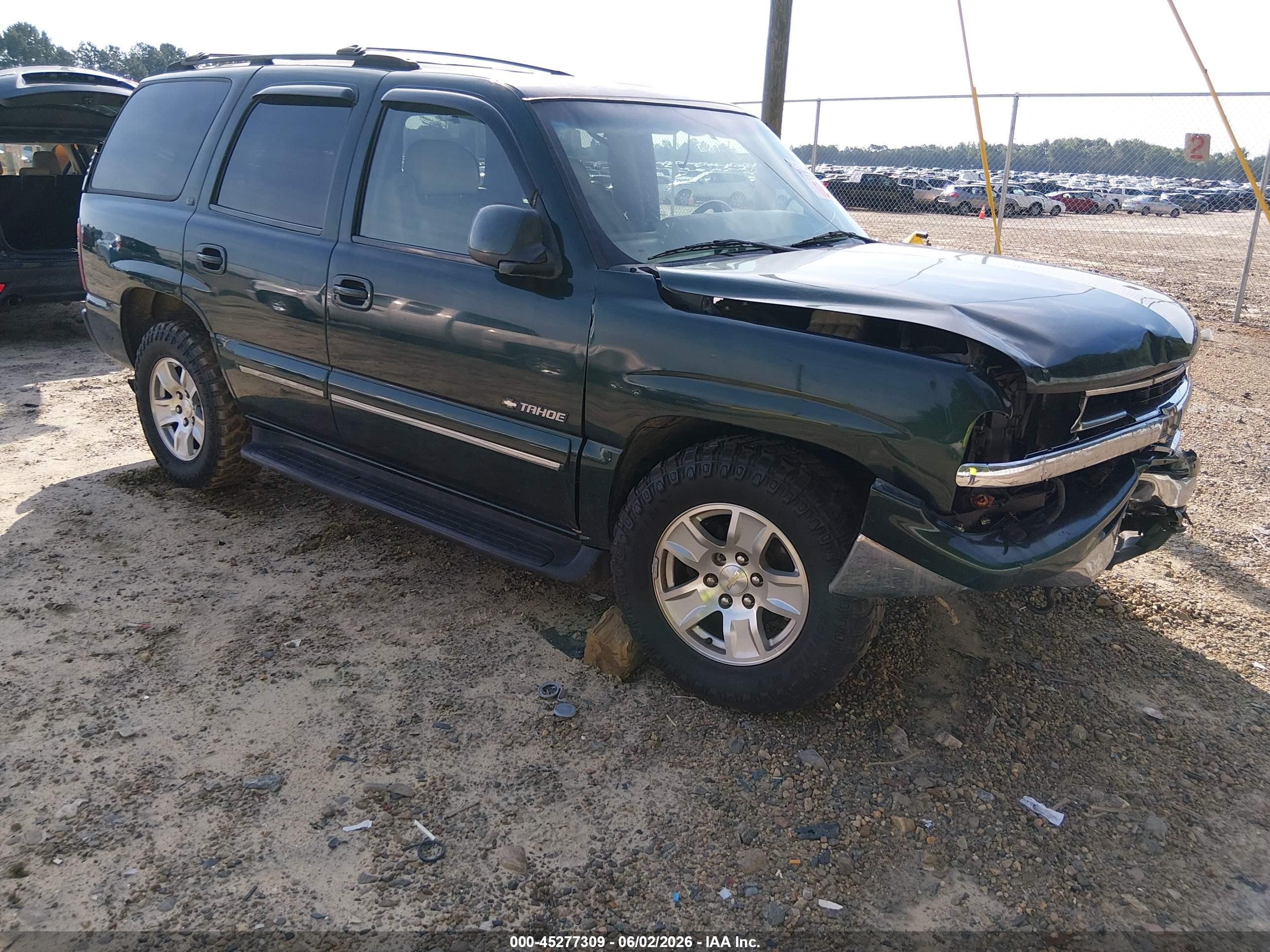2001 Chevrolet Tahoe LS, VIN 1GNEC13TX1R136200 — Front end