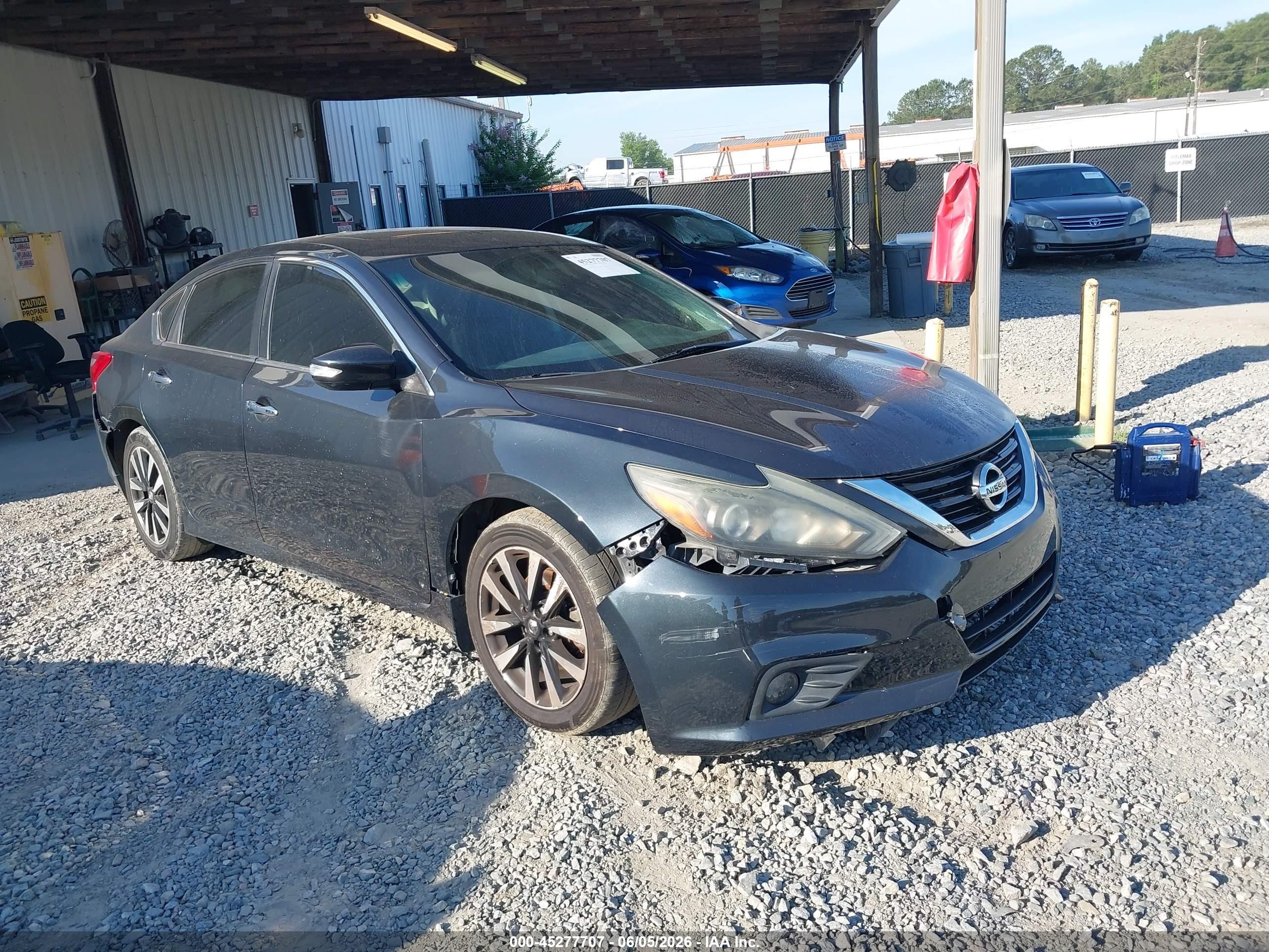 2018 Nissan Altima SV, VIN 1N4AL3AP1JC225350 — Rear end