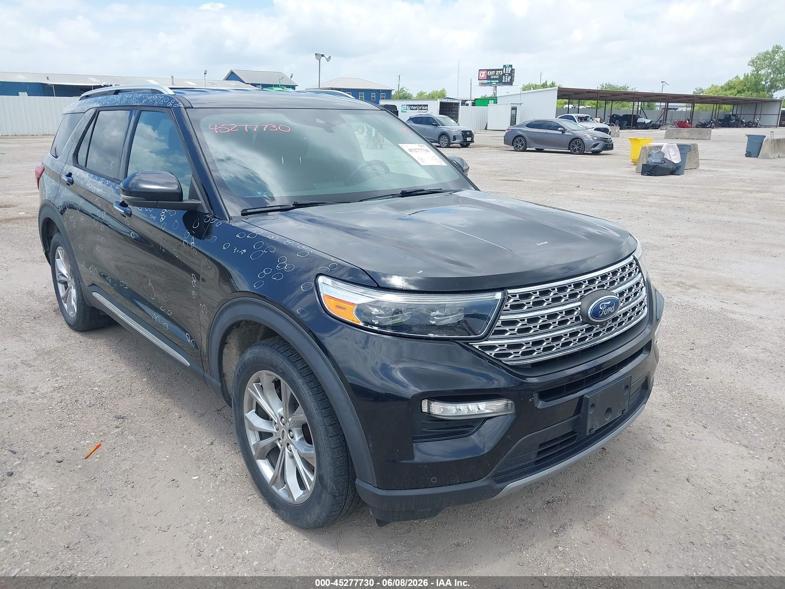2020 Ford Explorer Limited, VIN 1FMSK8FH3LGC04037 — Град
