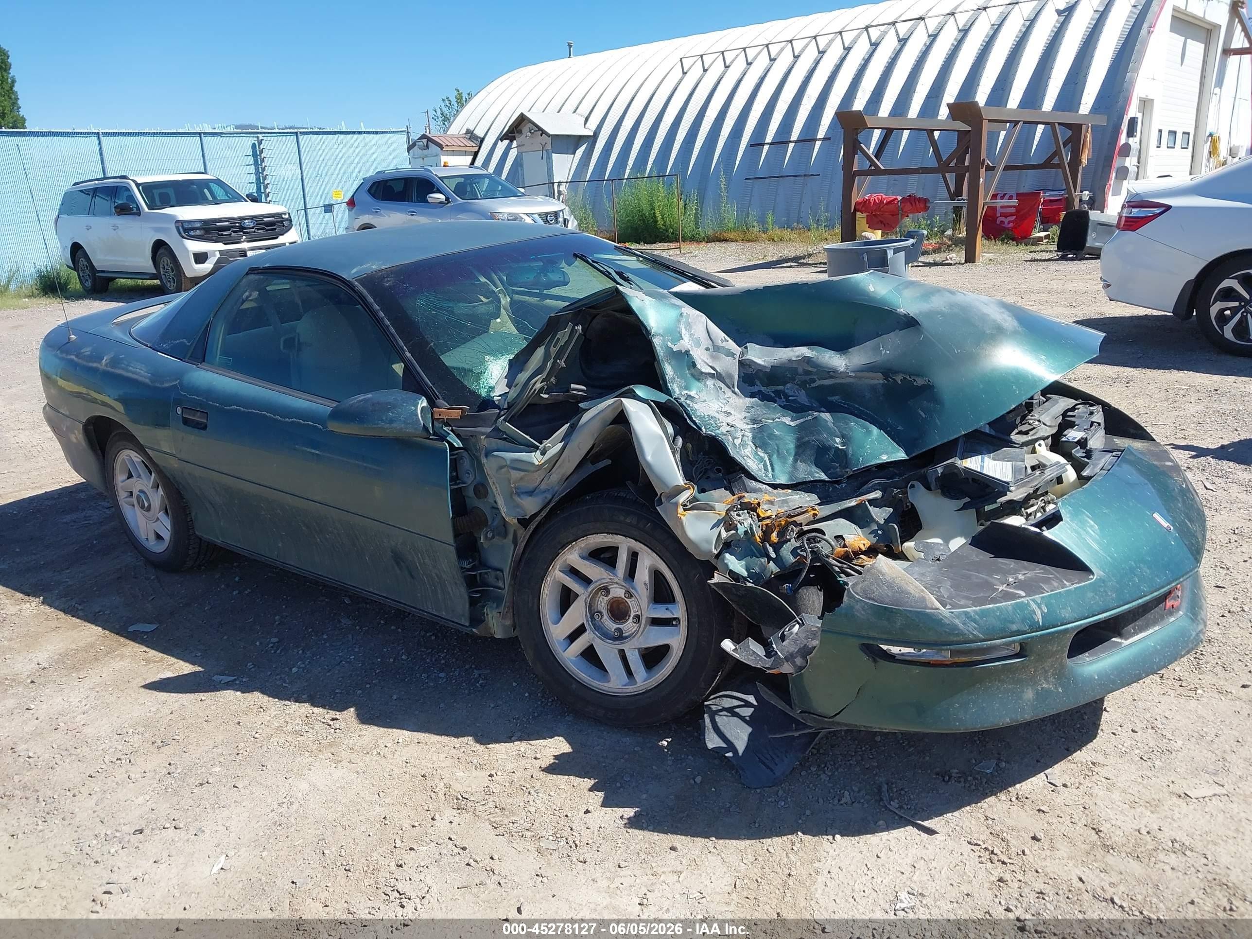 1995 Chevrolet Camaro, VIN 2G1FP22SXS2154791 — Front end