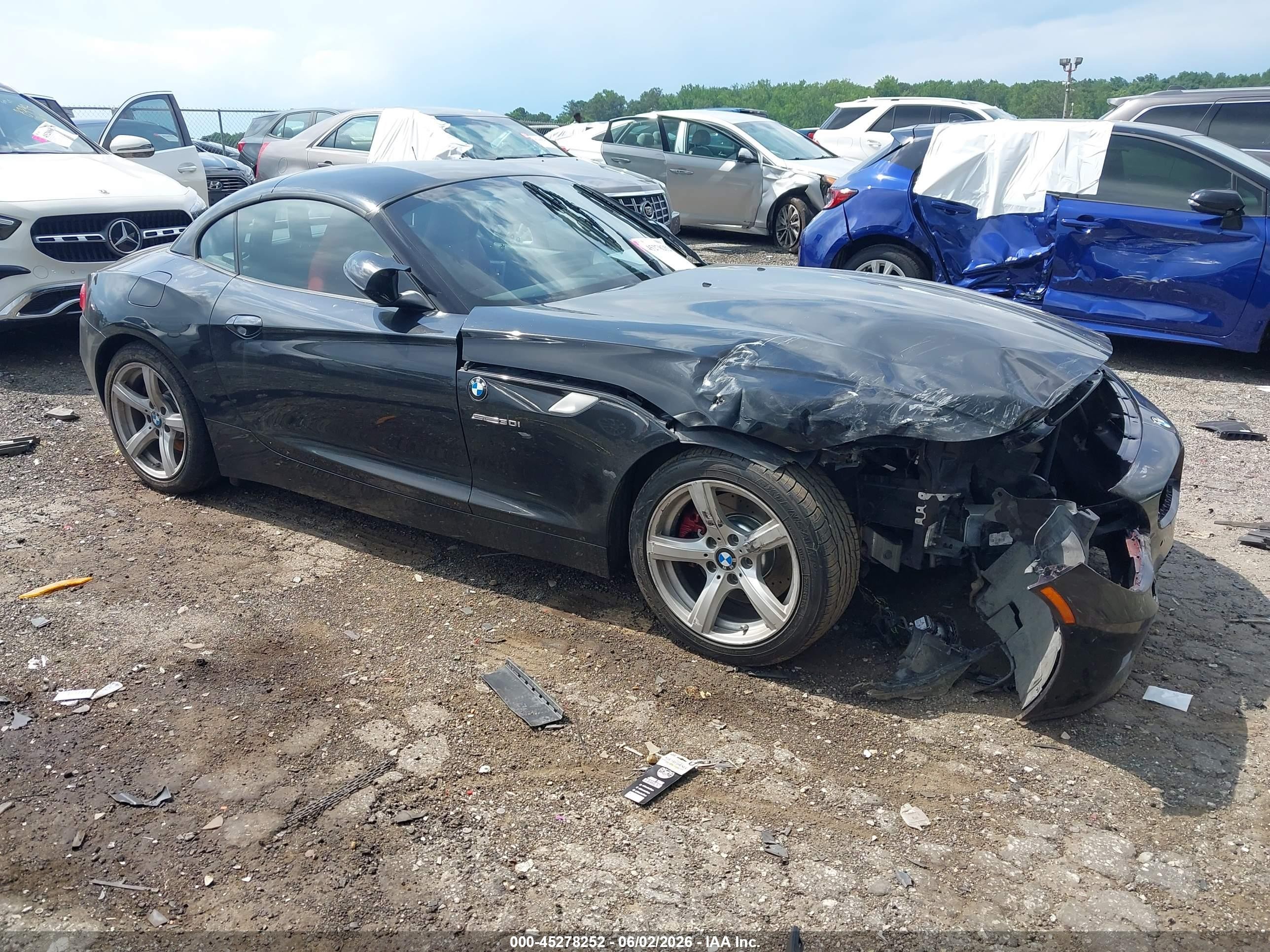 2009 BMW Z4 sDrive30i, VIN WBALM53589E161683 — Перед
