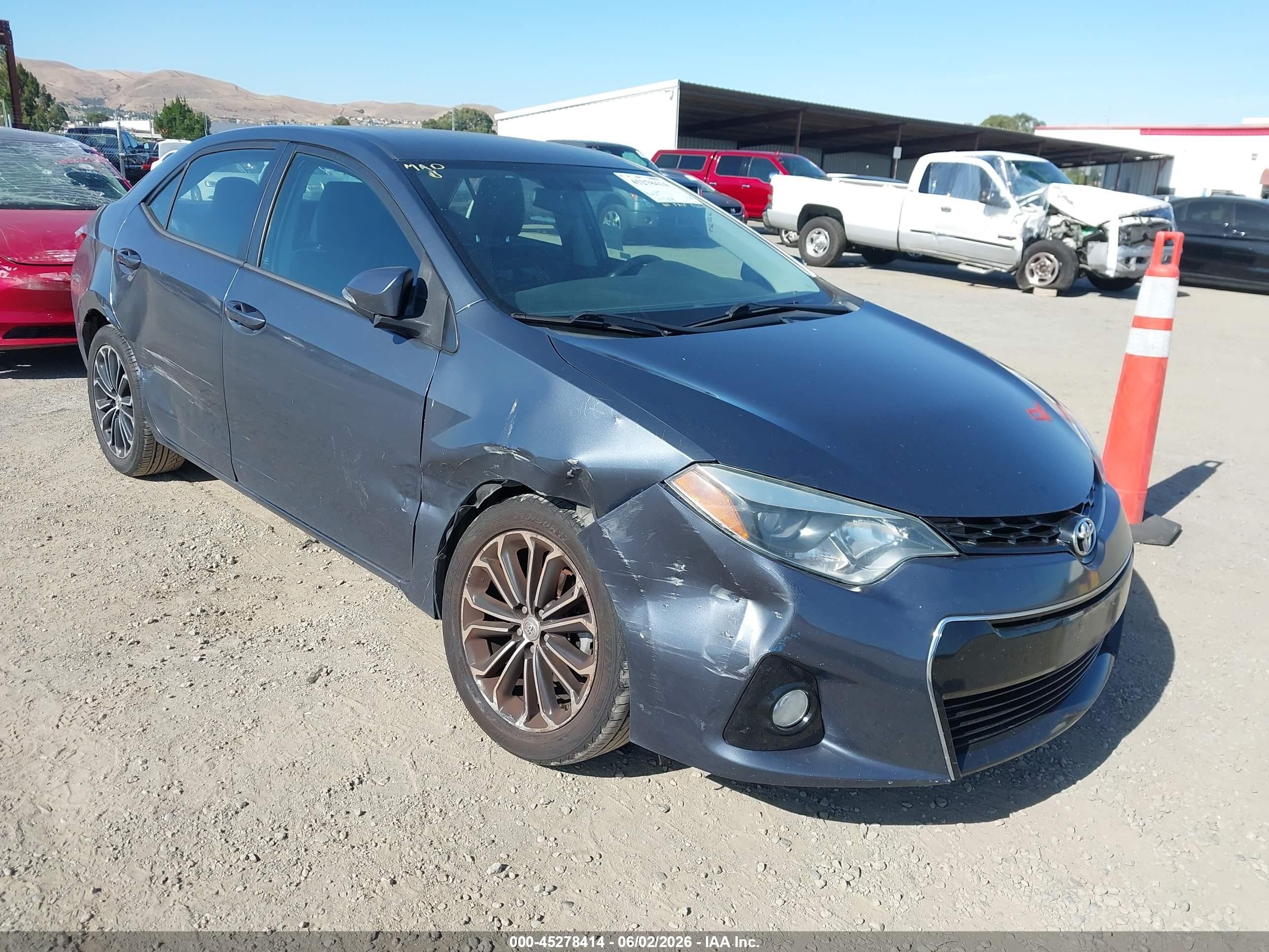 2016 Toyota Corolla LE, VIN 5YFBURHE9GP471209 — Front end