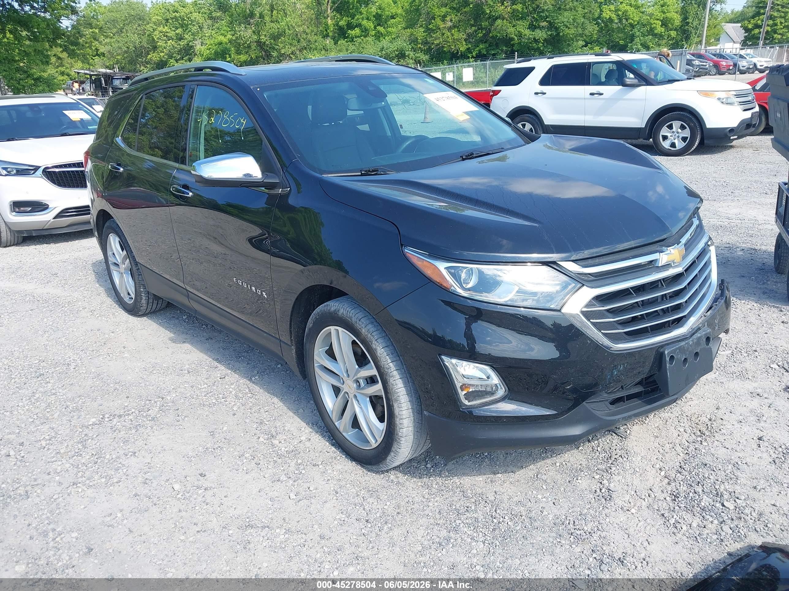 2018 Chevrolet Equinox Premier, VIN 2GNAXNEX9J6342663 — Front end