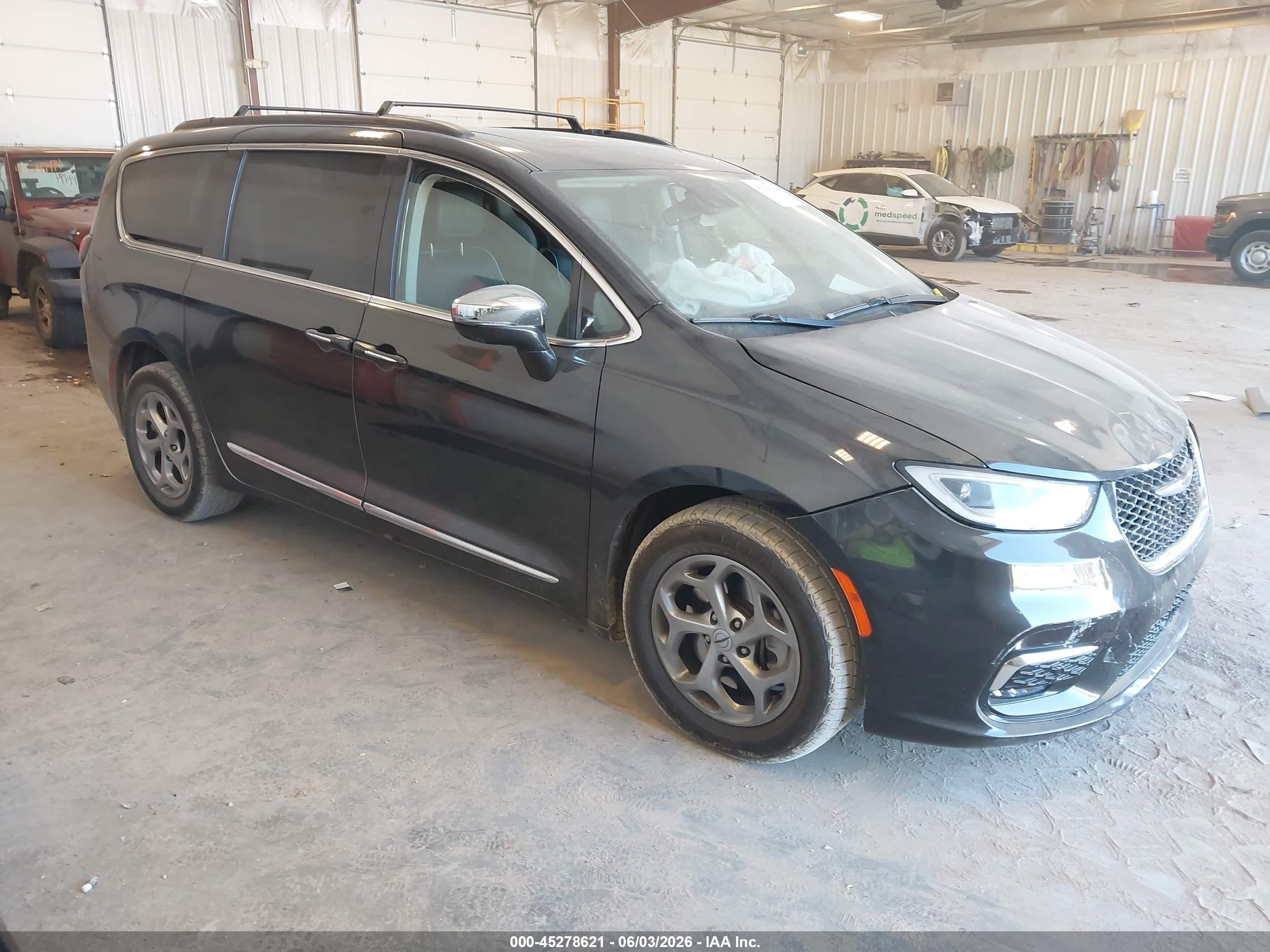 2022 Chrysler Pacifica Limited, VIN 2C4RC3GG1NR174322 — Перед