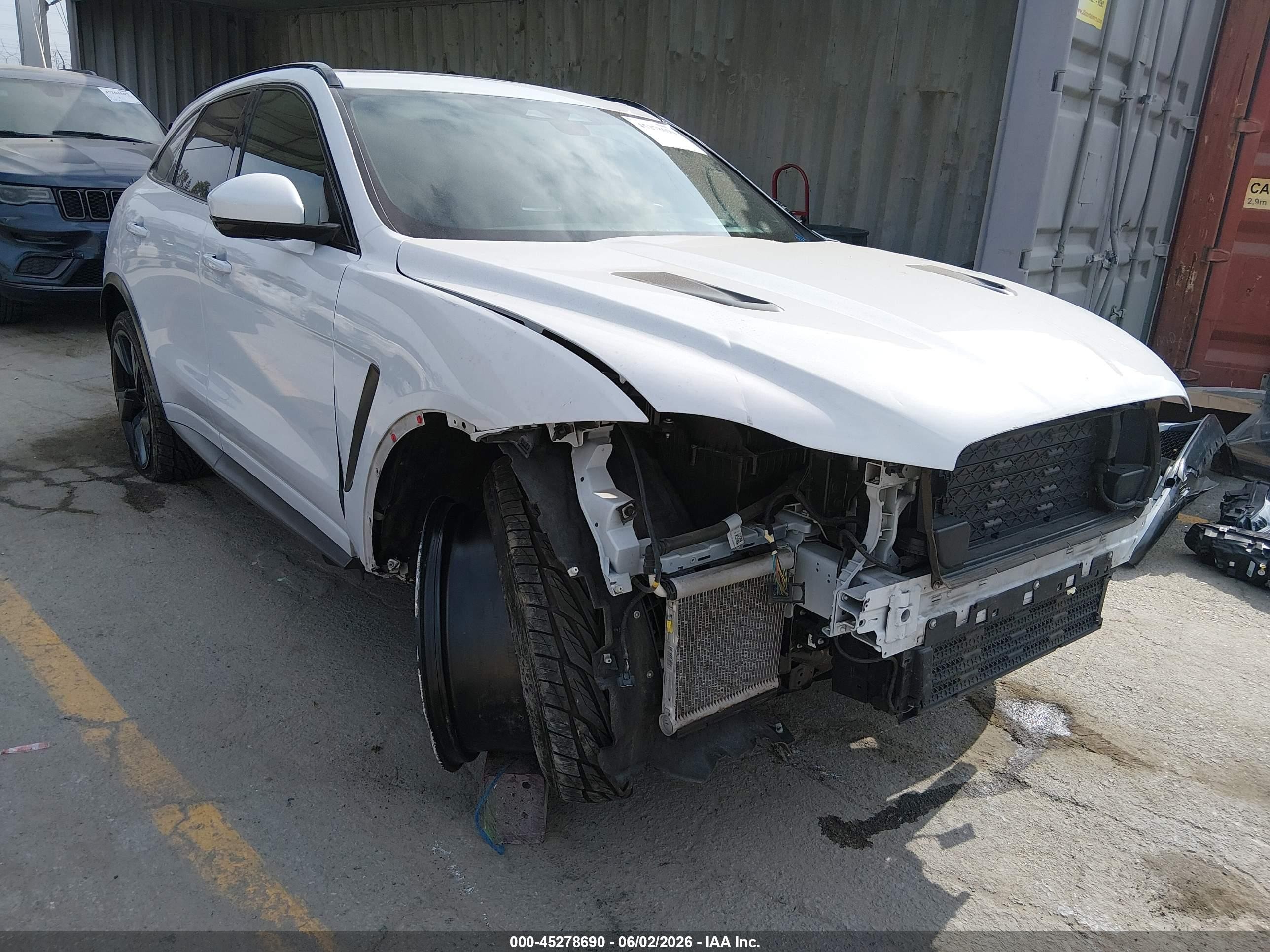 2021 Jaguar F-Pace SVR, VIN SADCZ2EE2MA680944 — Front end