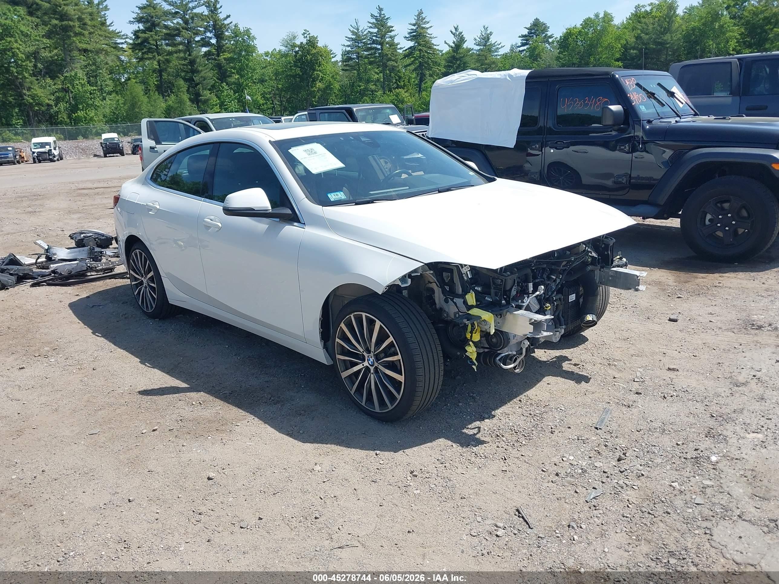 2022 BMW 2 Series 228i xDrive, VIN WBA73AK05N7L28812 — Front end
