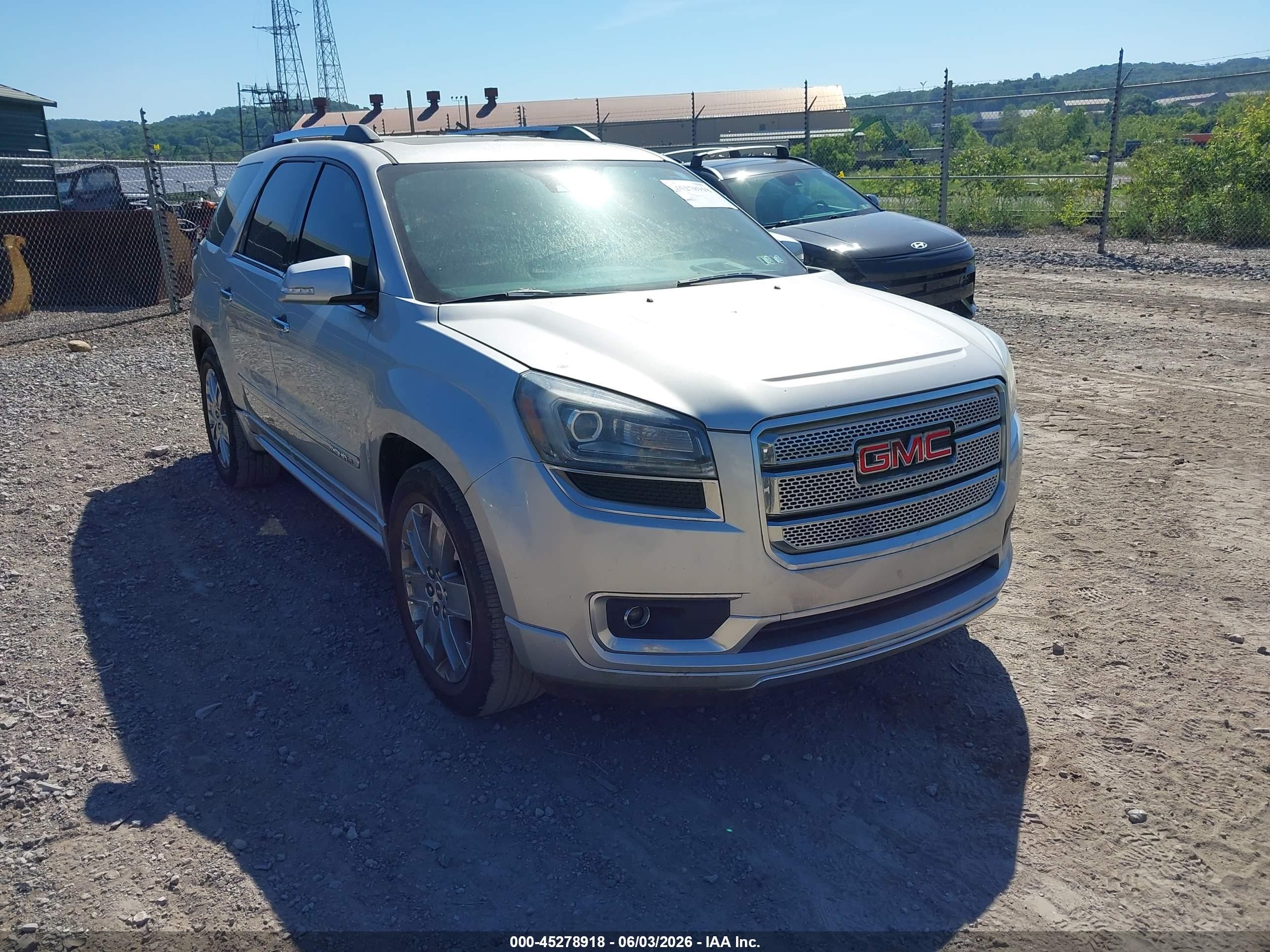 2014 GMC Acadia Denali, VIN 1GKKVTKD7EJ156845 — Normal wear