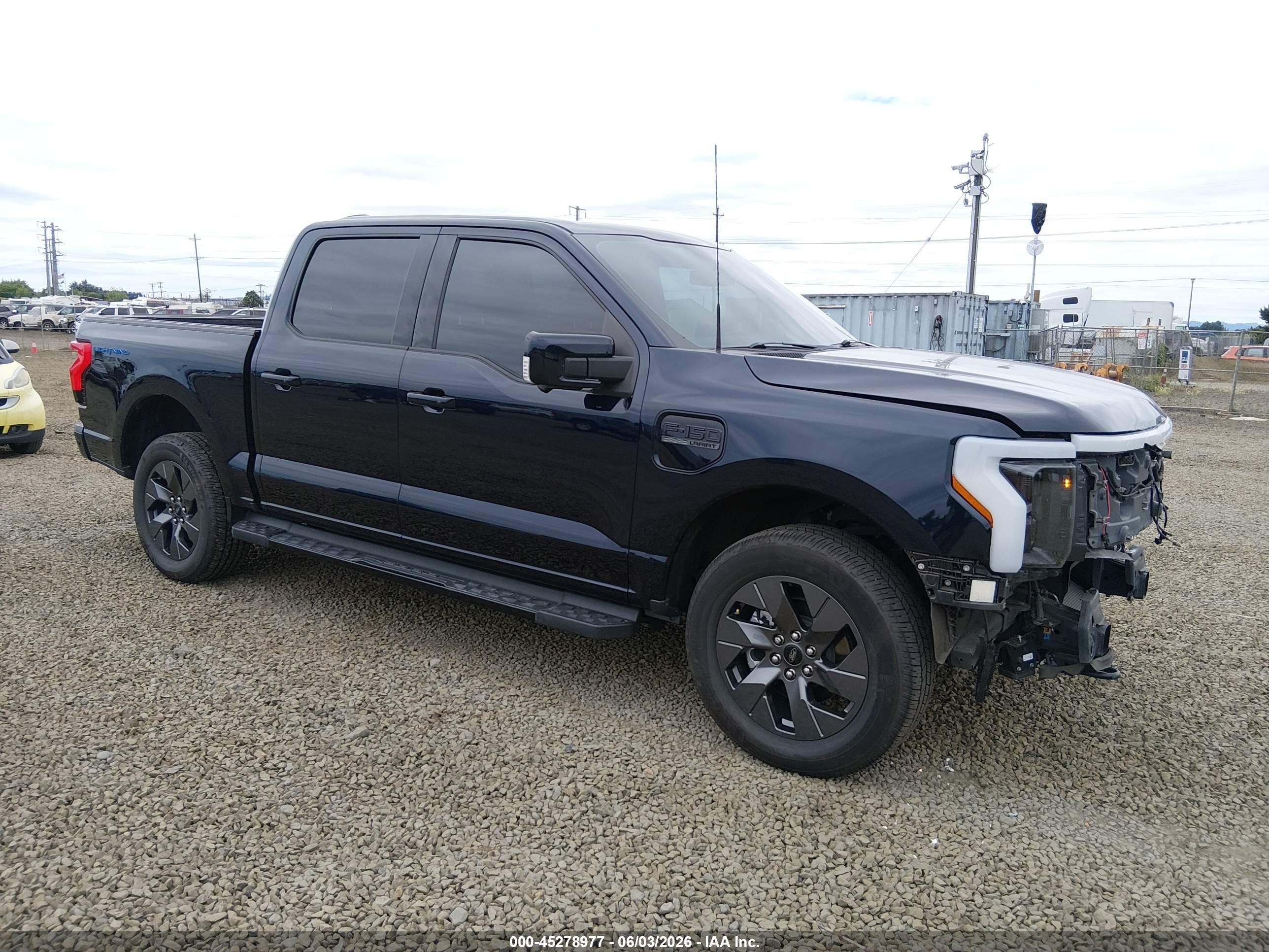 2022 Ford F-150 Lightning Pro, VIN 1FT6W1EV0NWG03702 — Front end