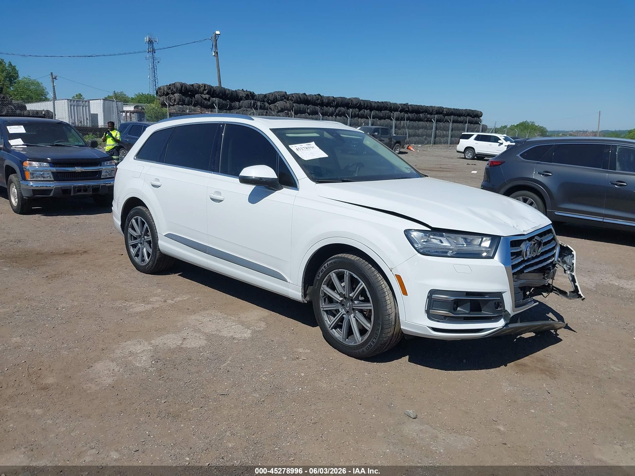 2018 Audi Q7 Prestige, VIN WA1VAAF75JD026529 — Перед