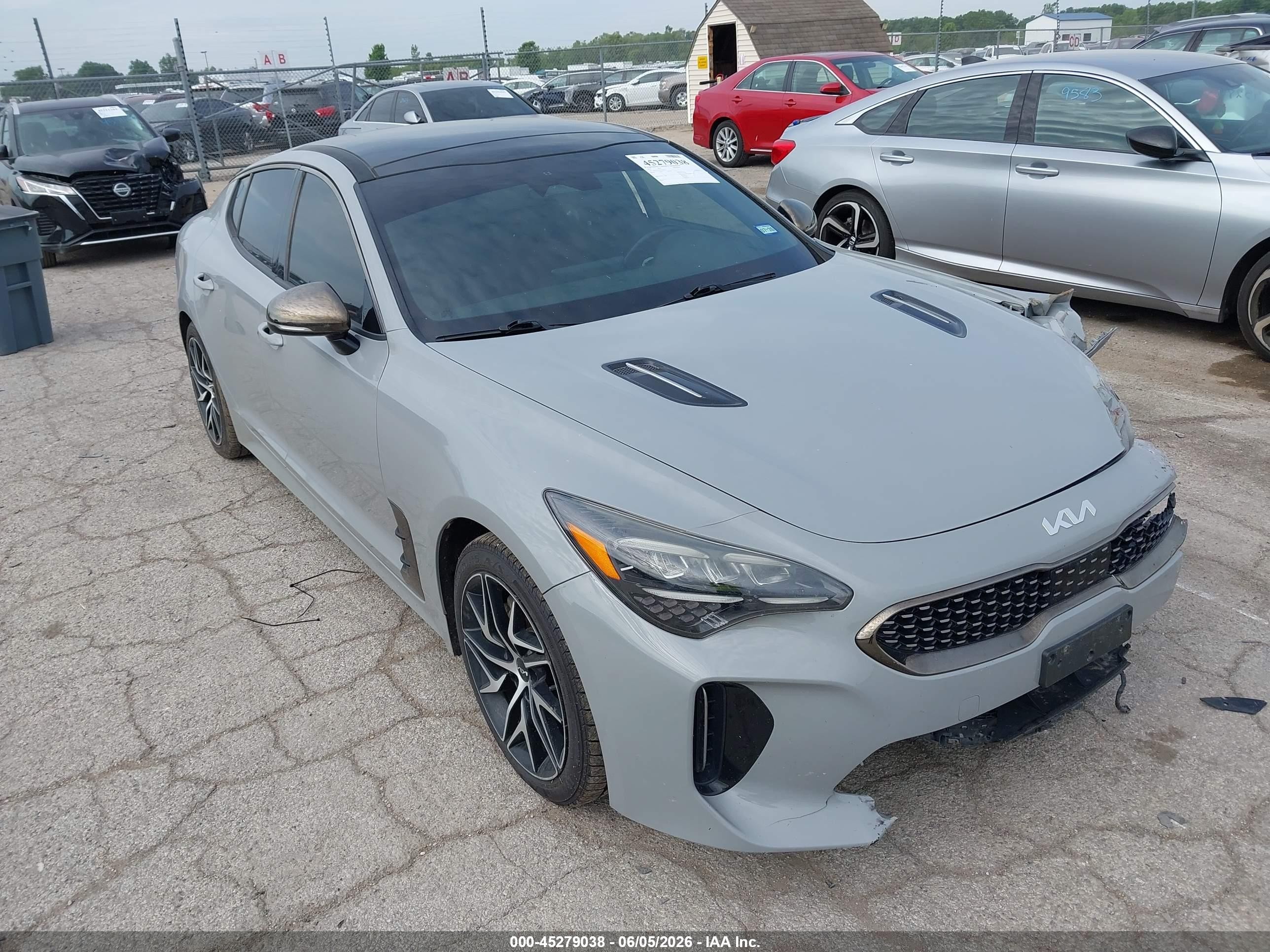 2022 Kia Stinger GT-Line, VIN KNAE35LD1N6106547 — Front end