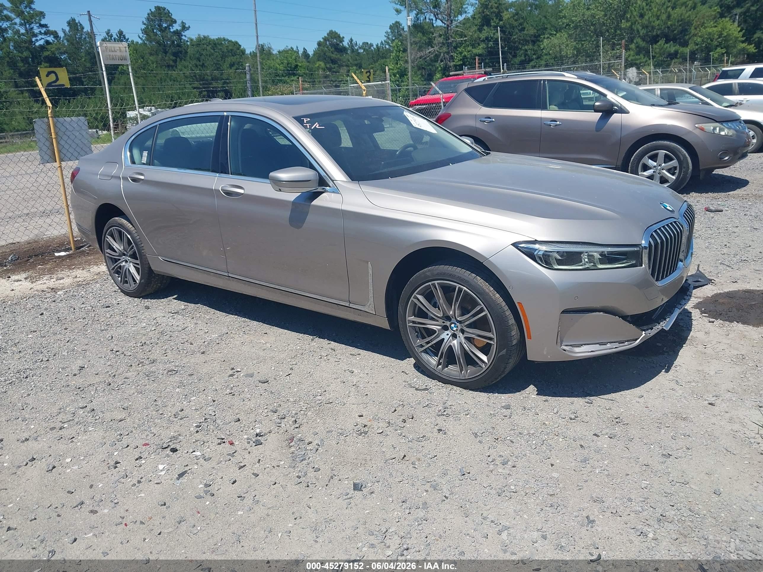 2021 BMW 7 Series 740i xDrive, VIN WBA7T4C02MCG36447 — Front end