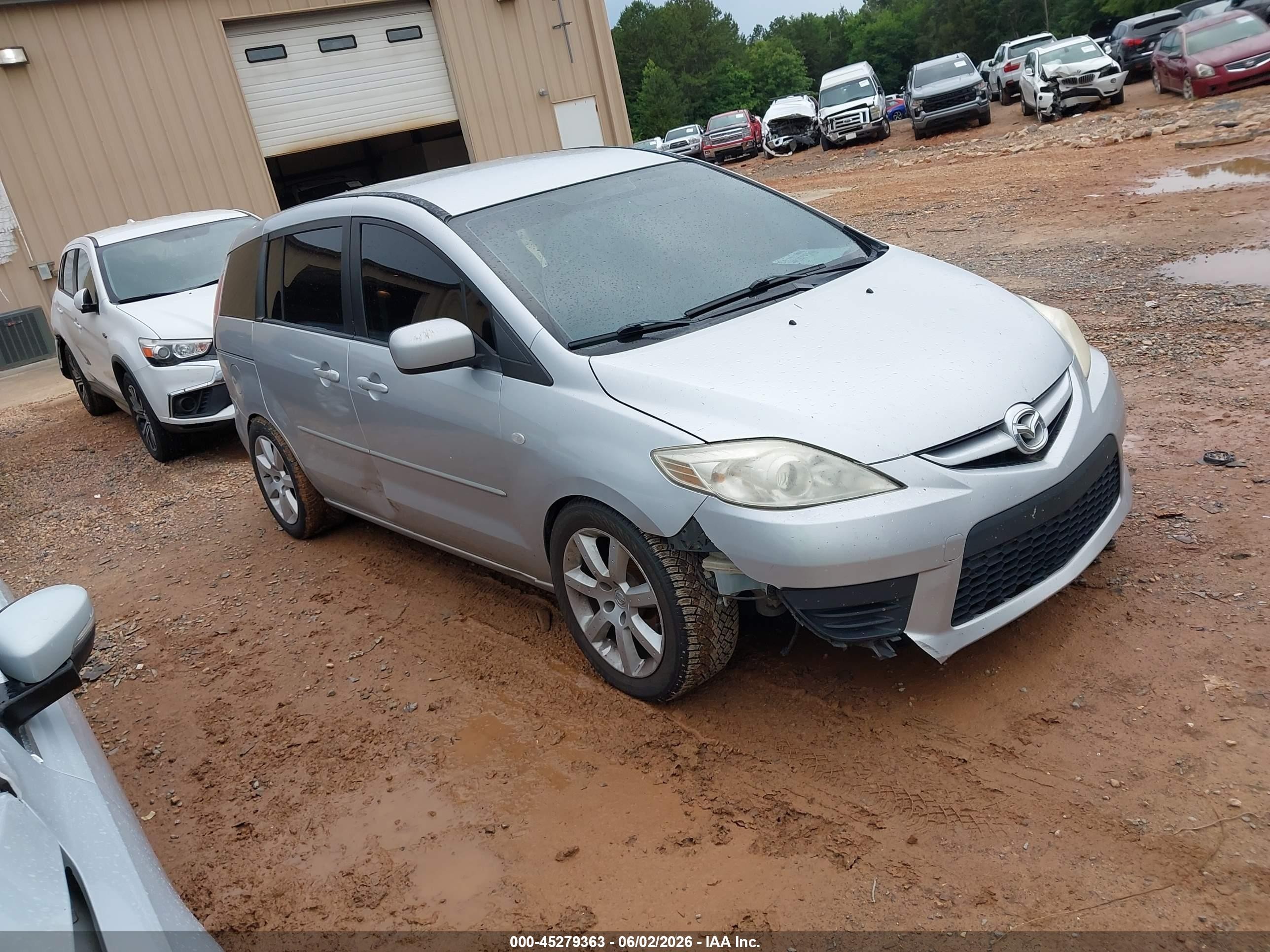 2008 Mazda 5 Sport, VIN JM1CR293880317791 — Днище