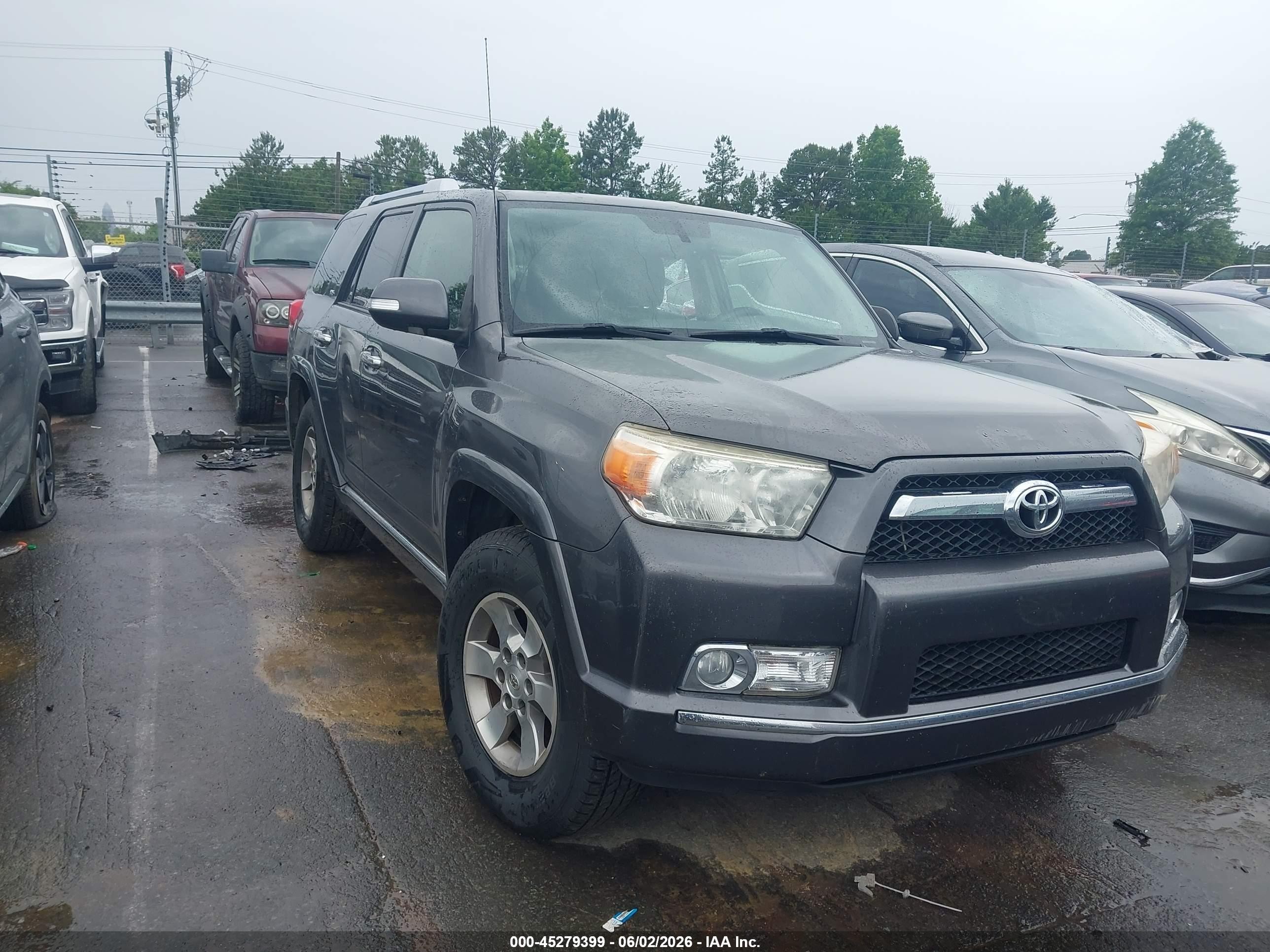 2012 Toyota 4Runner SR5, VIN JTEZU5JR0C5041818 — Side