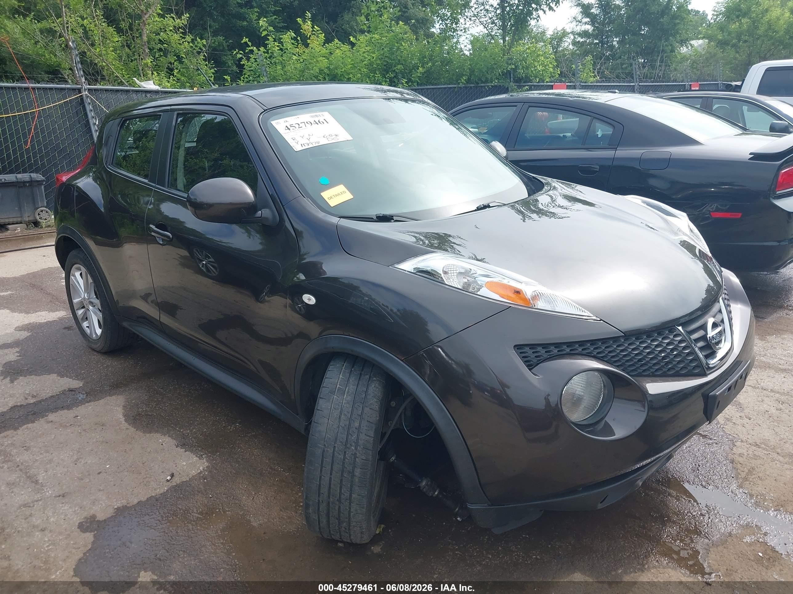 2013 Nissan Juke SV, VIN JN8AF5MR1DT224377 — Front end