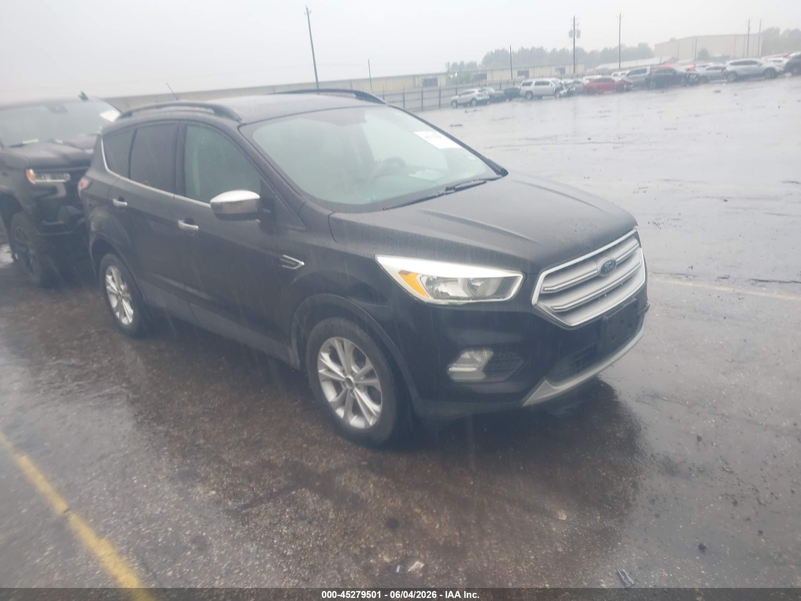 2018 Ford Escape SE, VIN 1FMCU0GD3JUA73380 — Front end