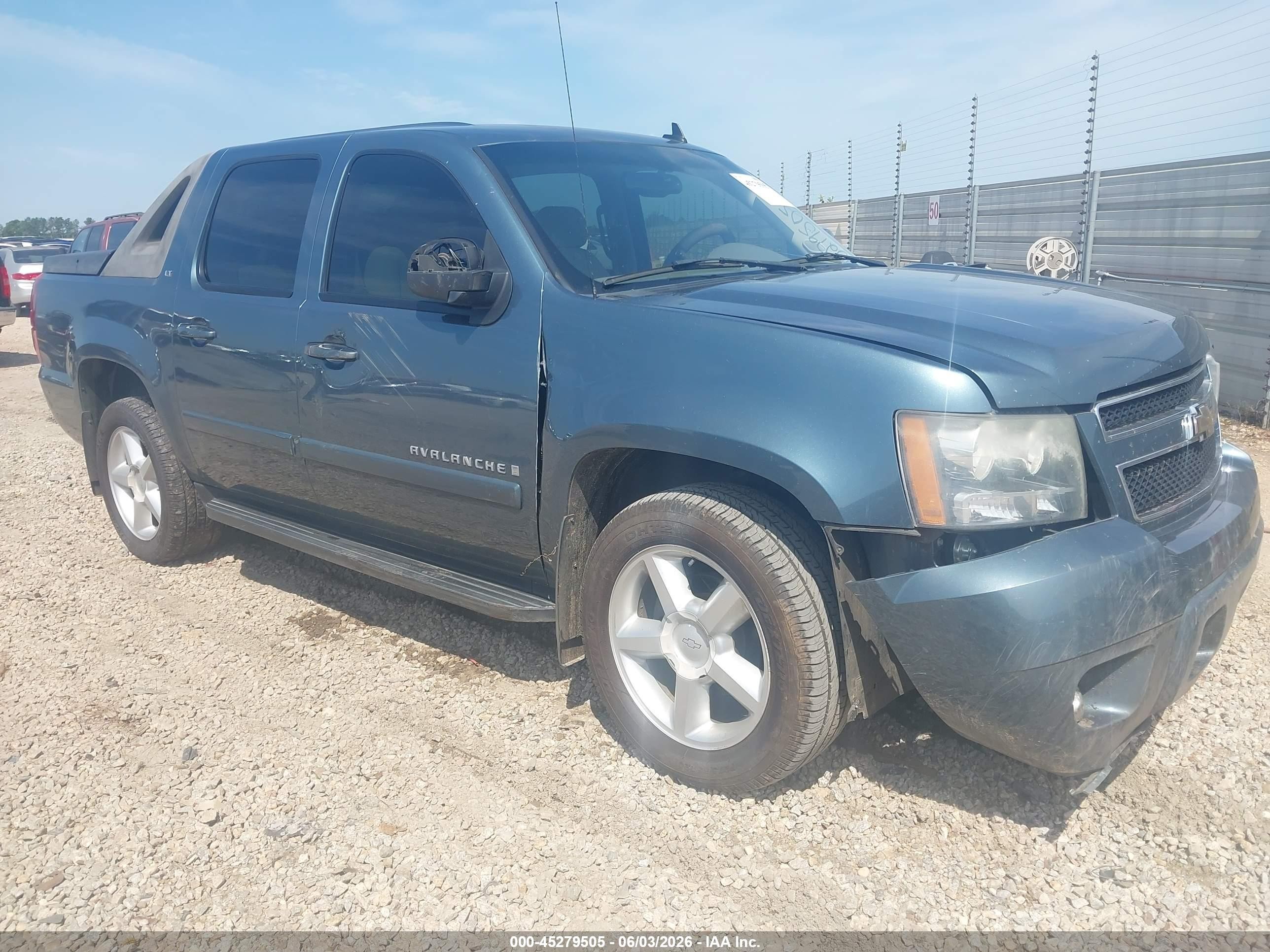 2008 Chevrolet Avalanche 1LT, VIN 3GNFK123X8G186047 — Front end