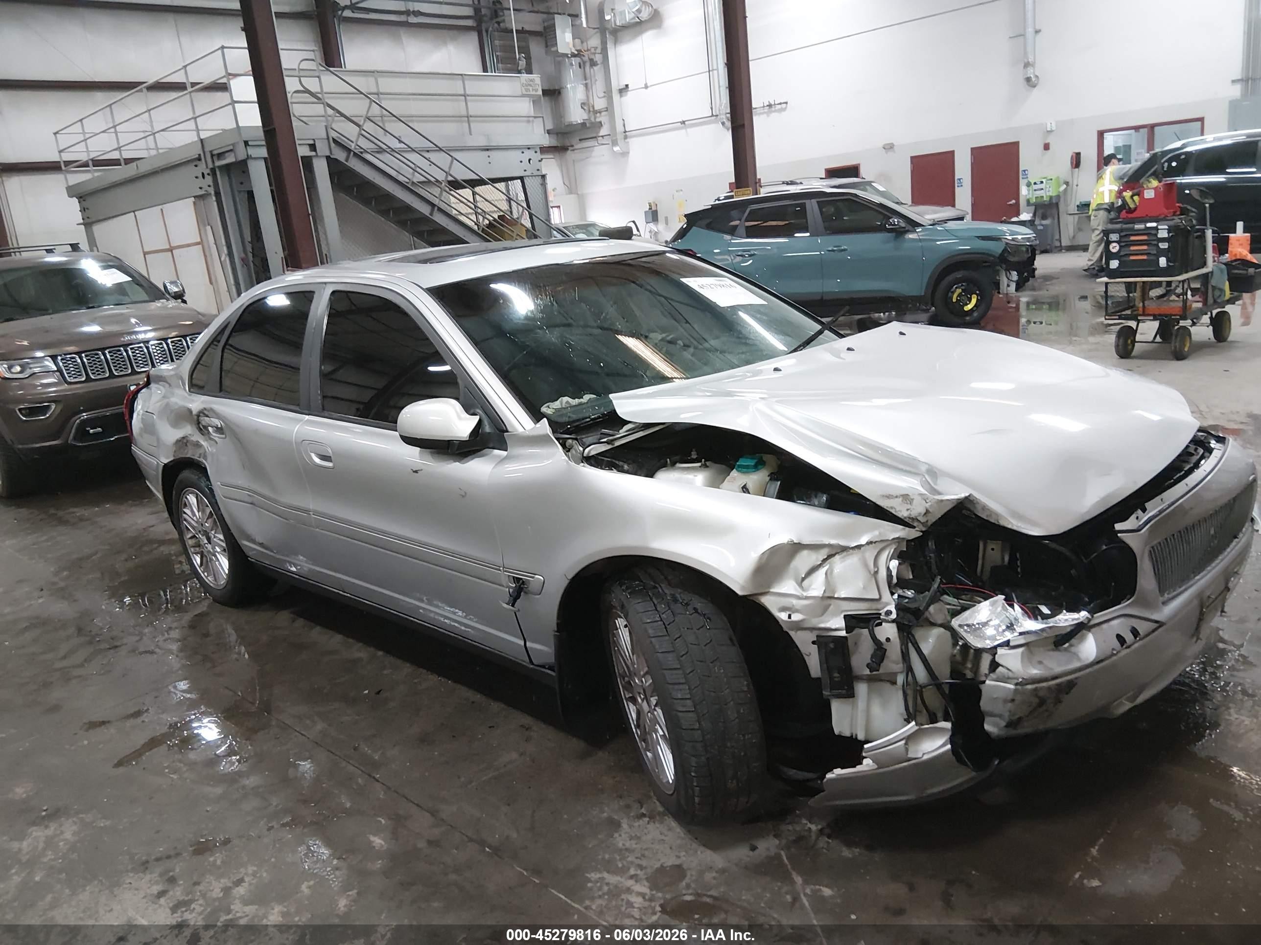 2003 Volvo S80 2.9L, VIN YV1TS92D031300044 — Front end