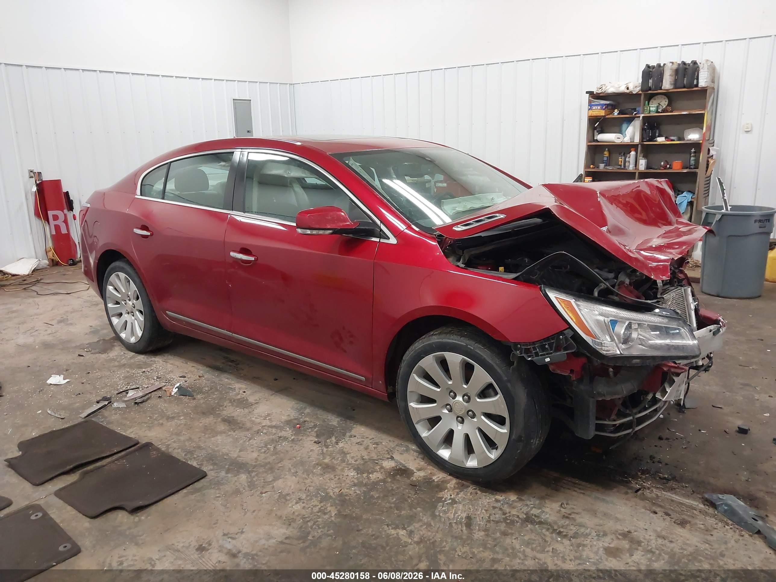 2014 Buick LaCrosse Leather, VIN 1G4GC5G32EF150453 — Перед