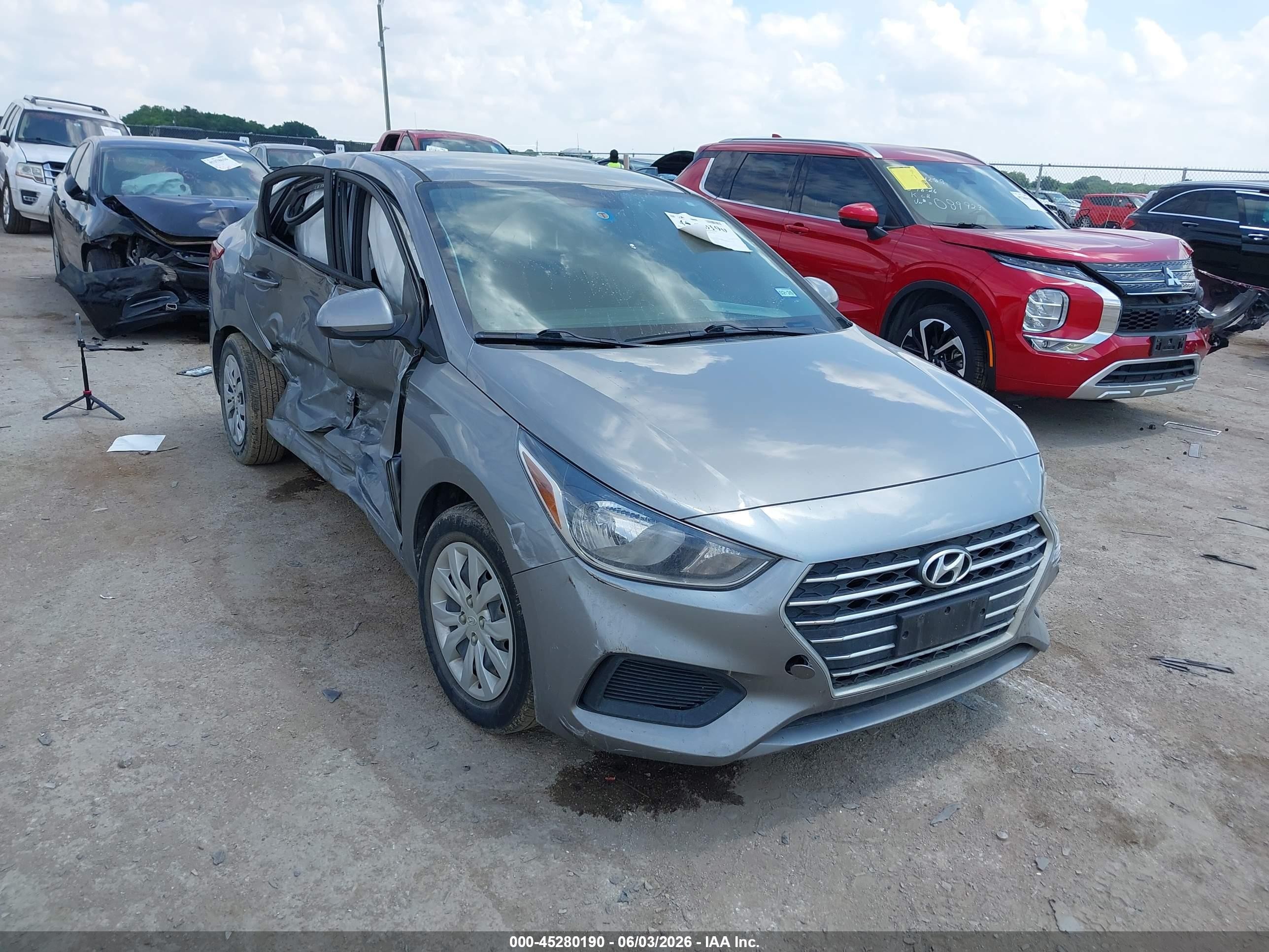 2022 Hyundai Accent SE, VIN 3KPC24A61NE164101 — Side