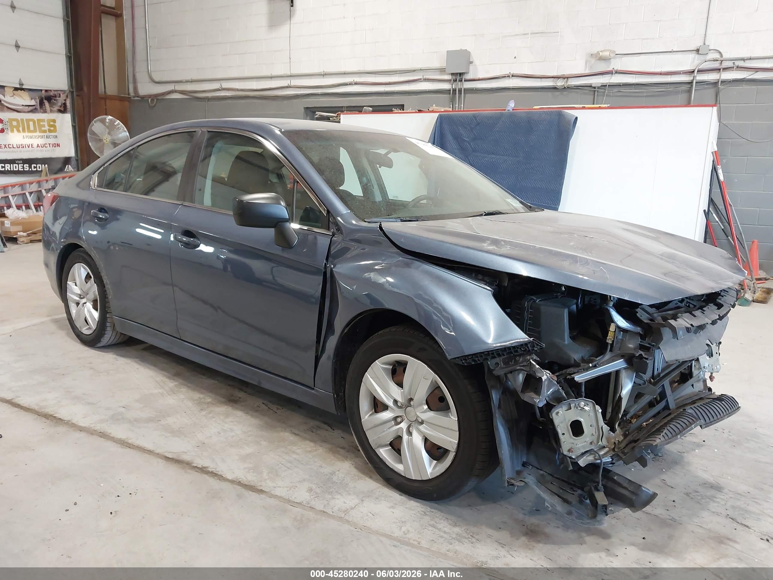 2017 Subaru Legacy, VIN 4S3BNAA67H3010814 — Перед