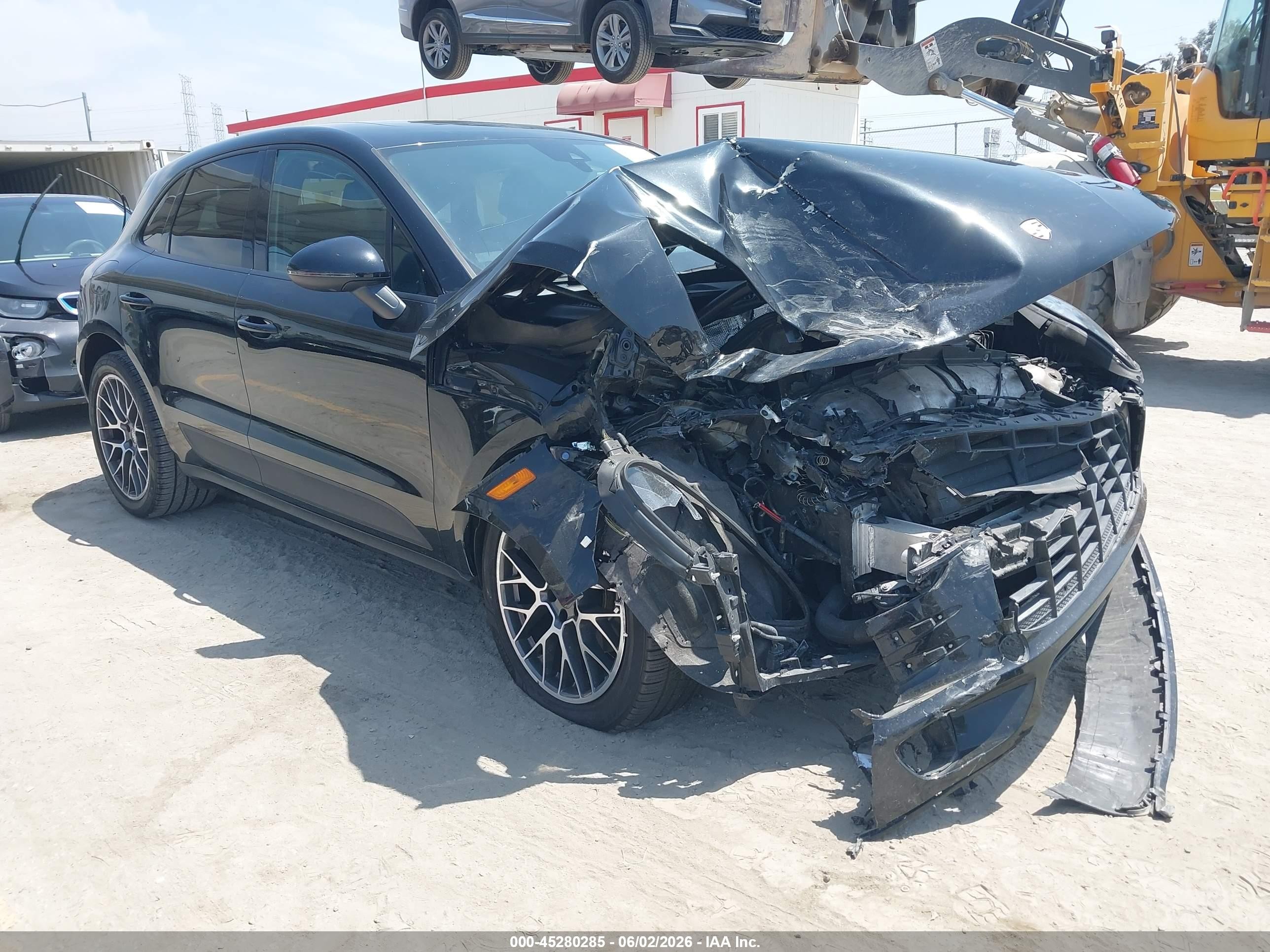 2018 Porsche Macan, VIN WP1AA2A54JLB01340 — Front end