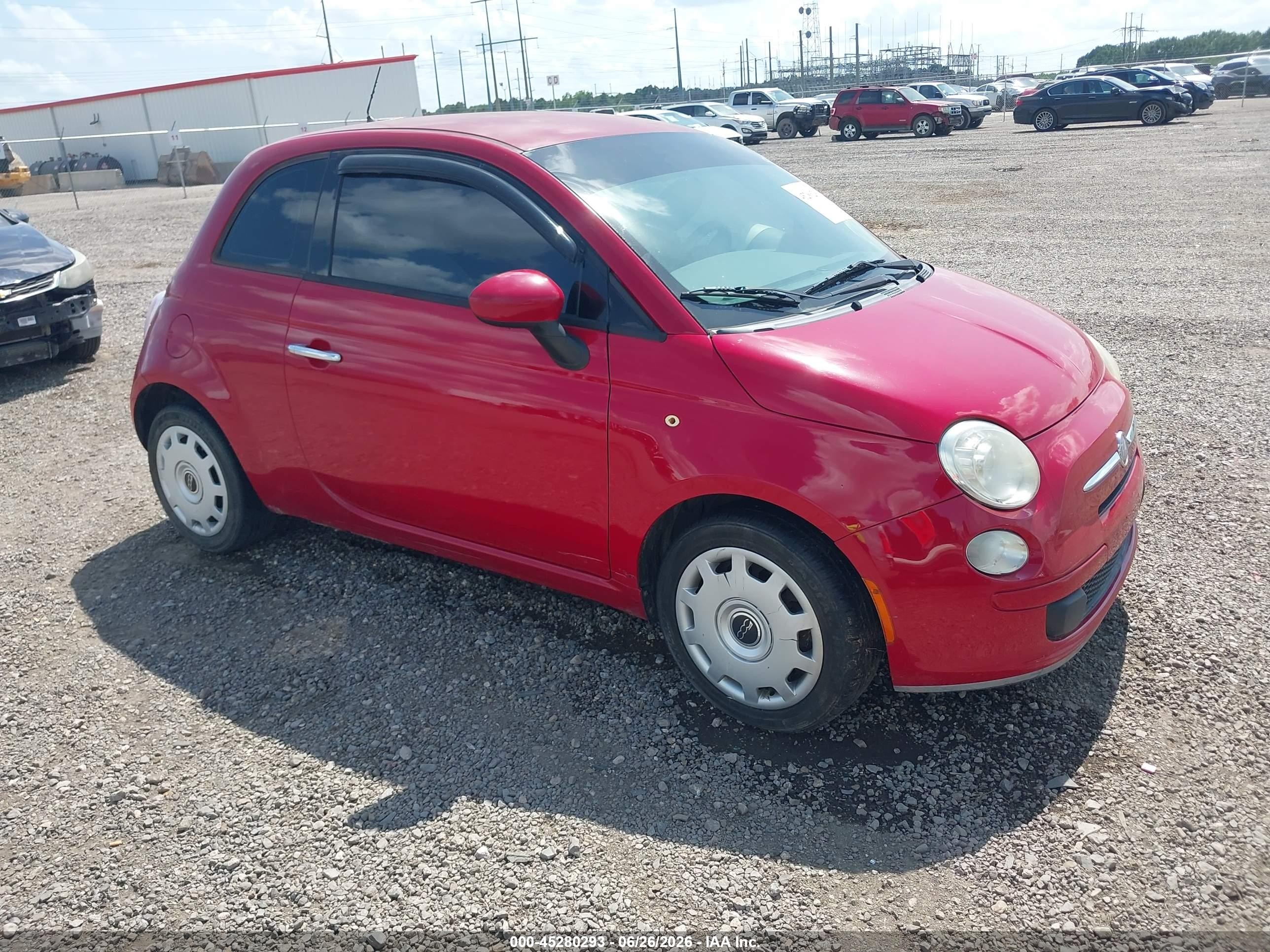2015 FIAT 500 Pop, VIN 3C3CFFAR5FT568921 — Side