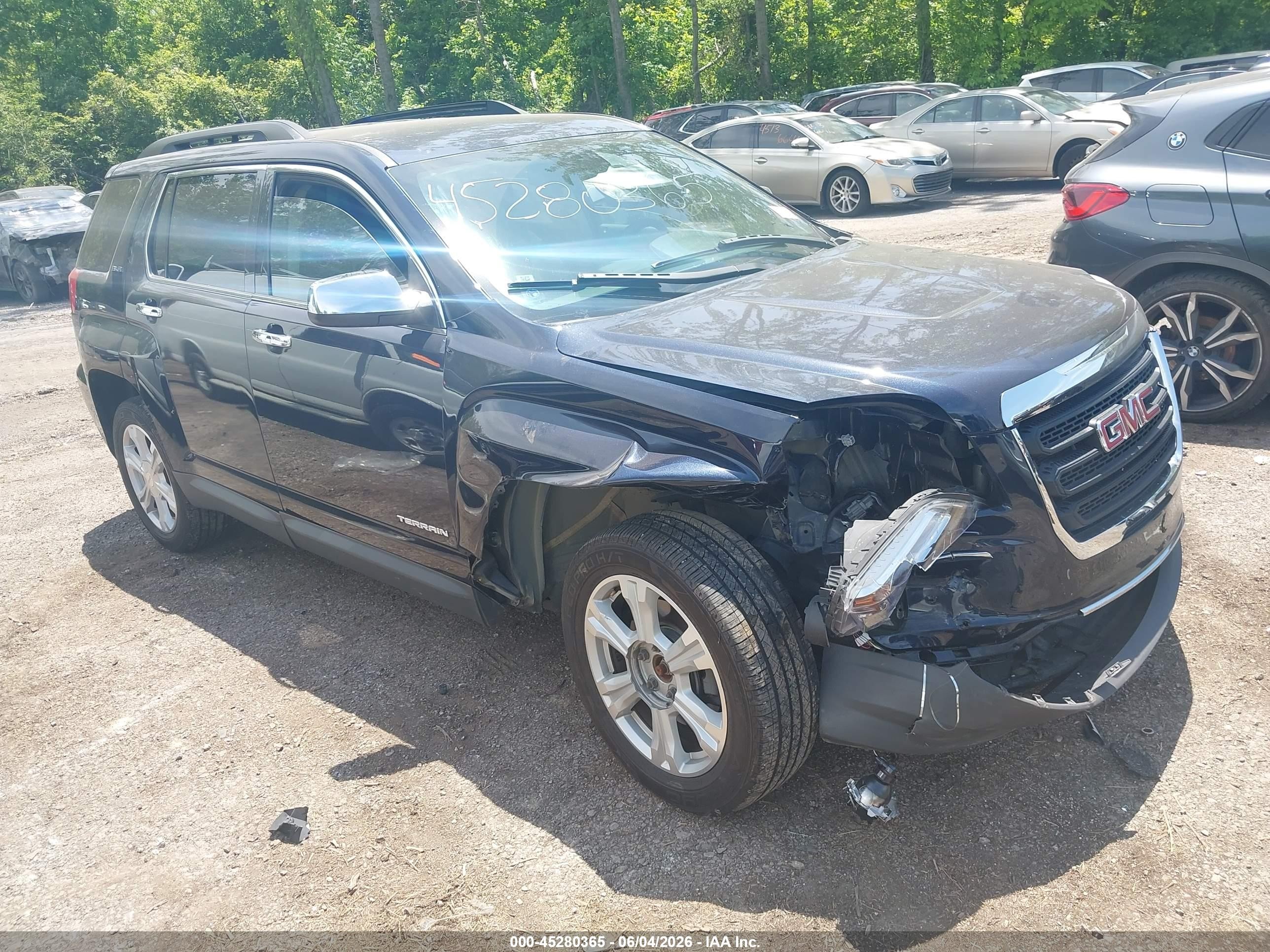 2016 GMC Terrain SLE, VIN 2GKFLTEK5G6112392 — Front end