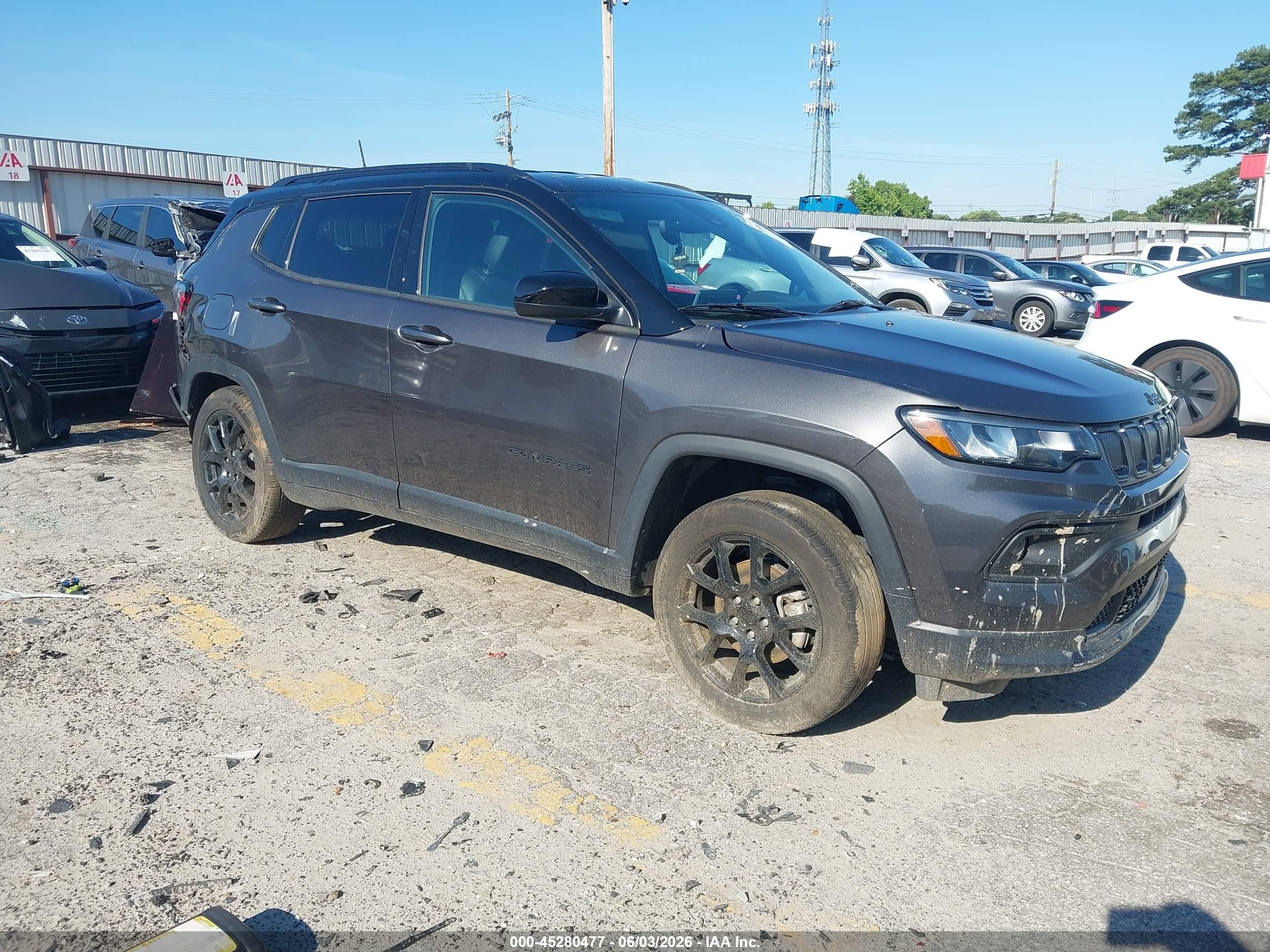 2022 Jeep Compass Latitude, VIN 3C4NJDBB9NT186592 — Rear end