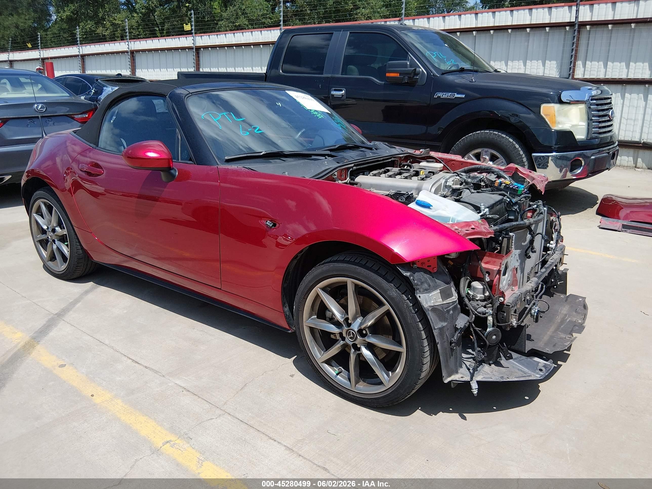 2022 Mazda MX-5 Miata Grand Touring, VIN JM1NDAD74N0508292 — Front end