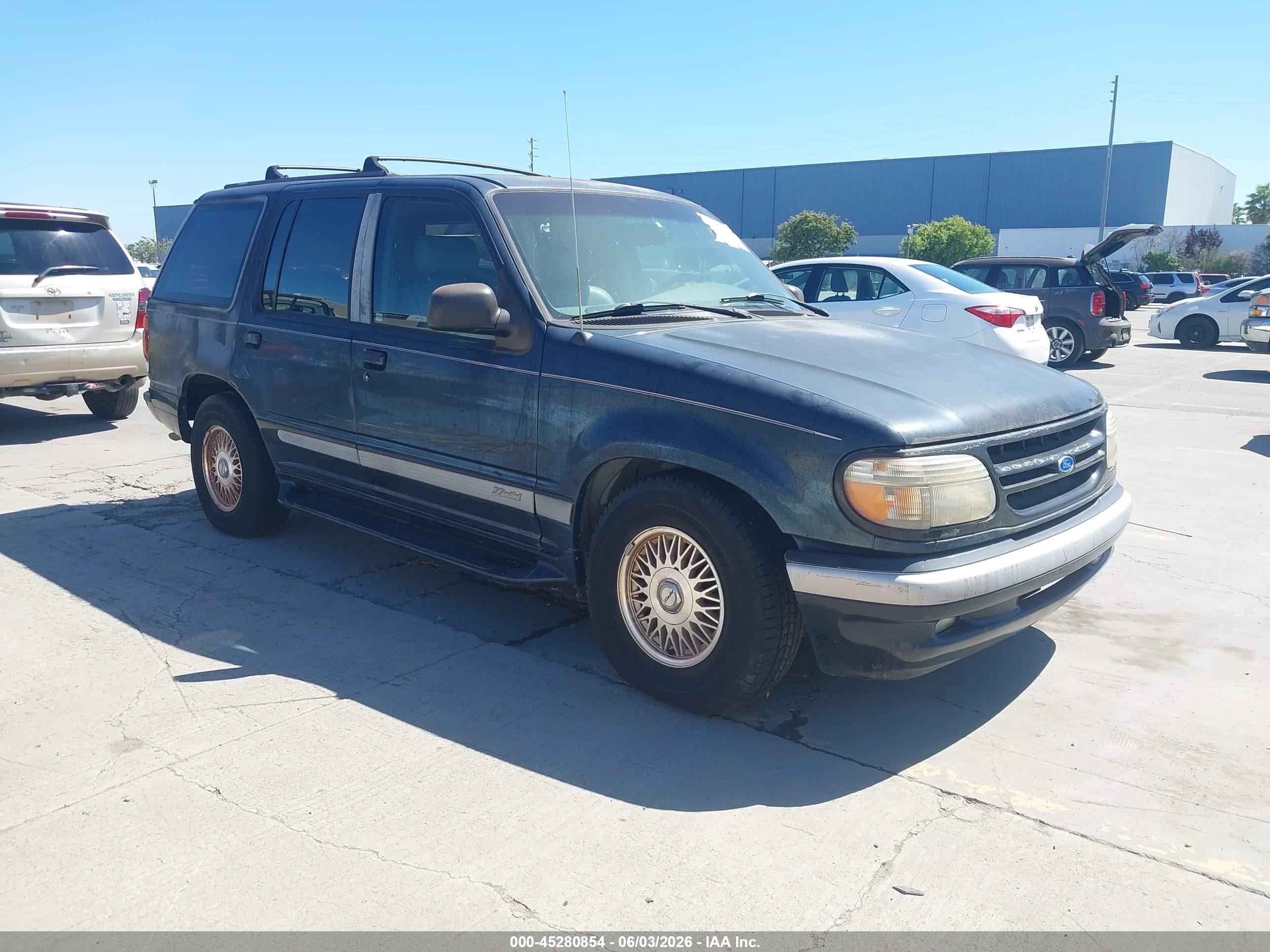 1995 Ford Explorer Eddie Bauer, VIN 1FMDU34X8SZB18550 — Обычный износ