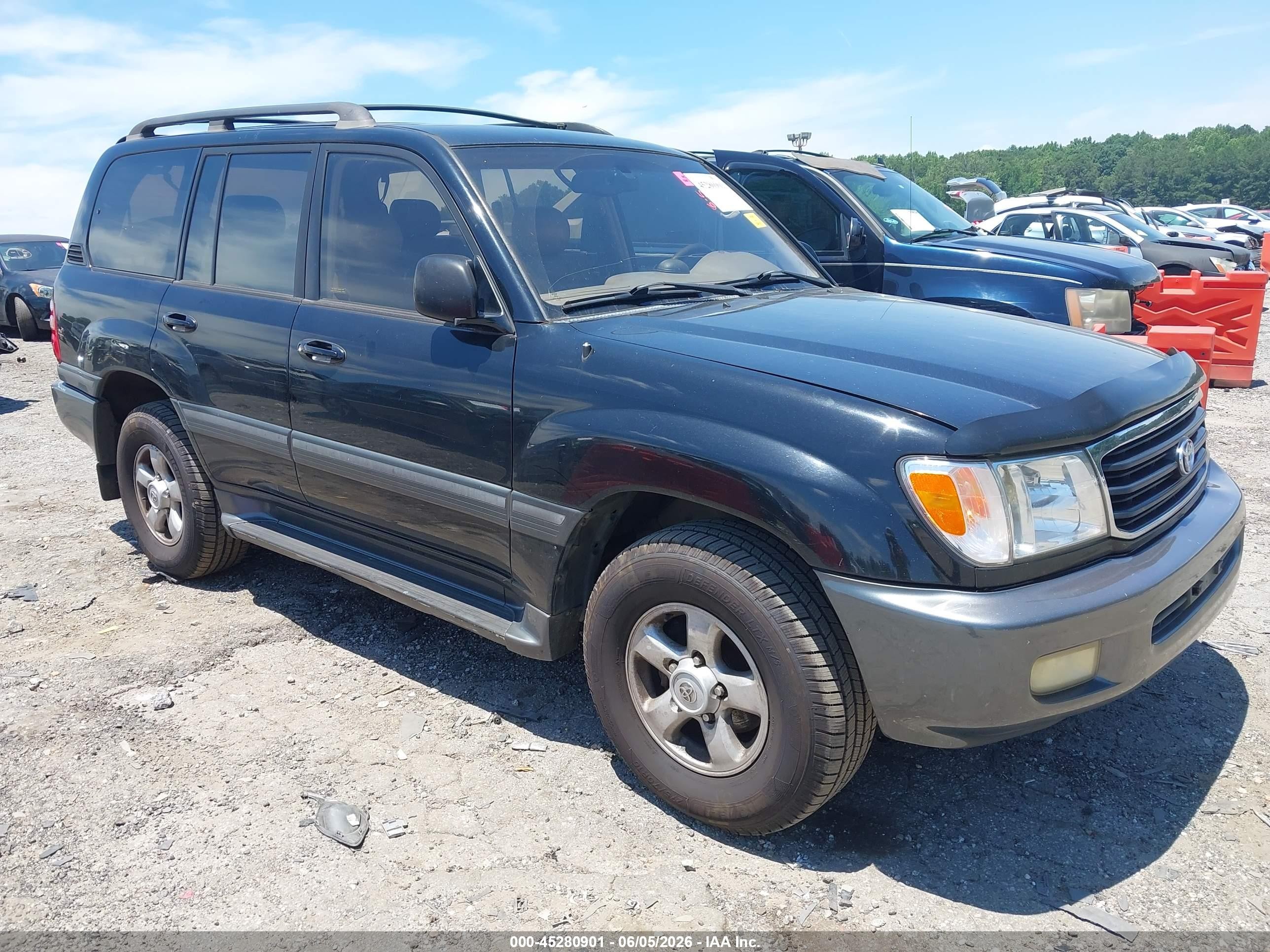 2000 Toyota Land Cruiser, VIN JT3HT05J1Y0112964 — Front end