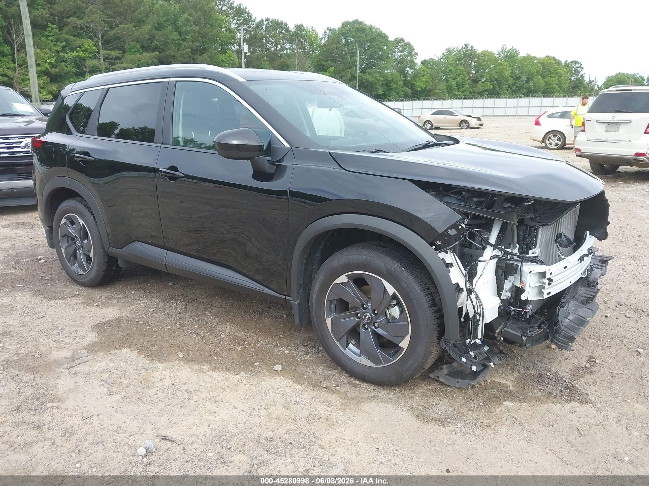 2025 Nissan Rogue SV, VIN 5N1BT3BA6SC847125 — Front end
