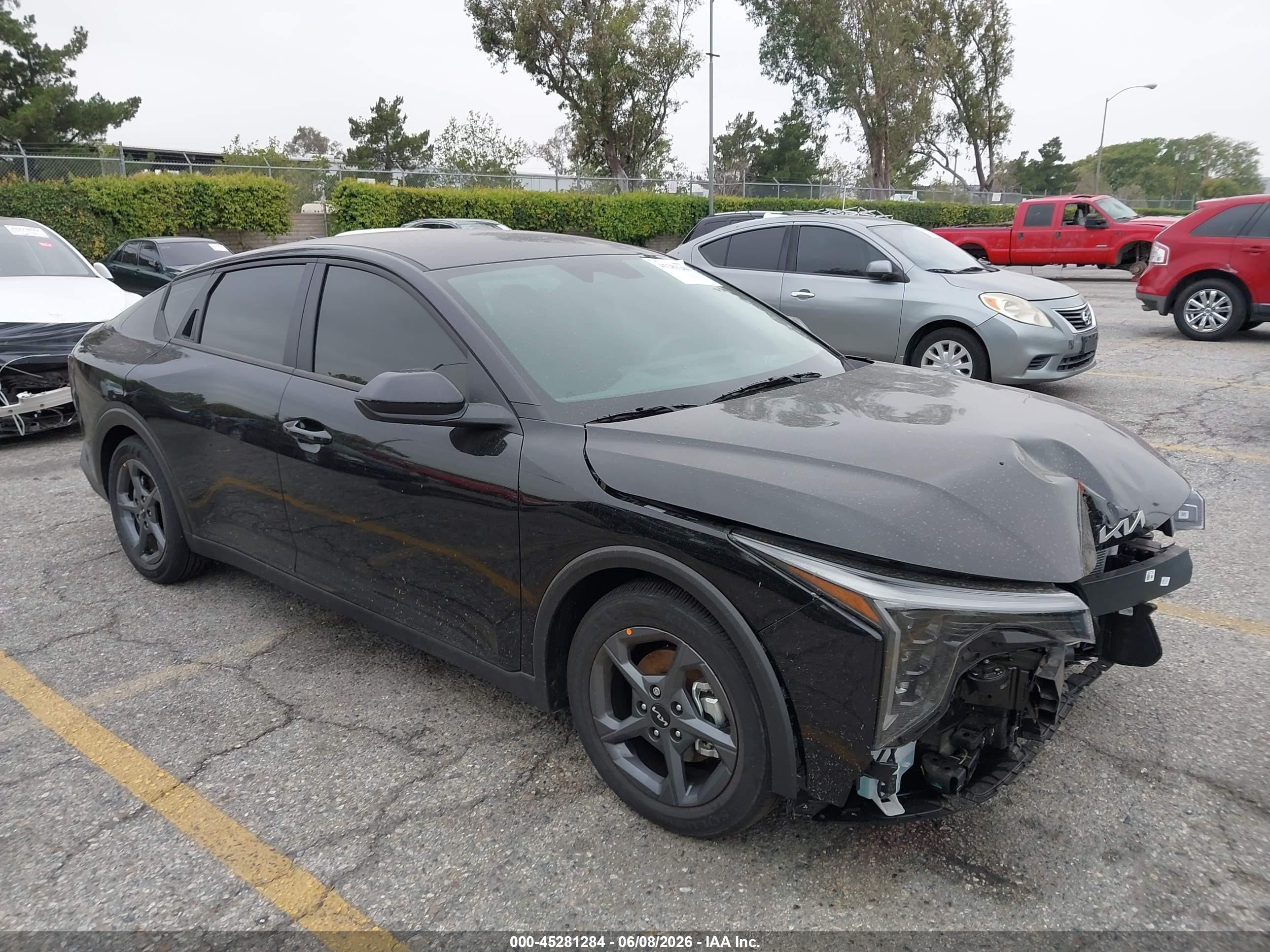 2025 Kia K4 LXS, VIN 3KPFT4DE2SE236013 — Перед
