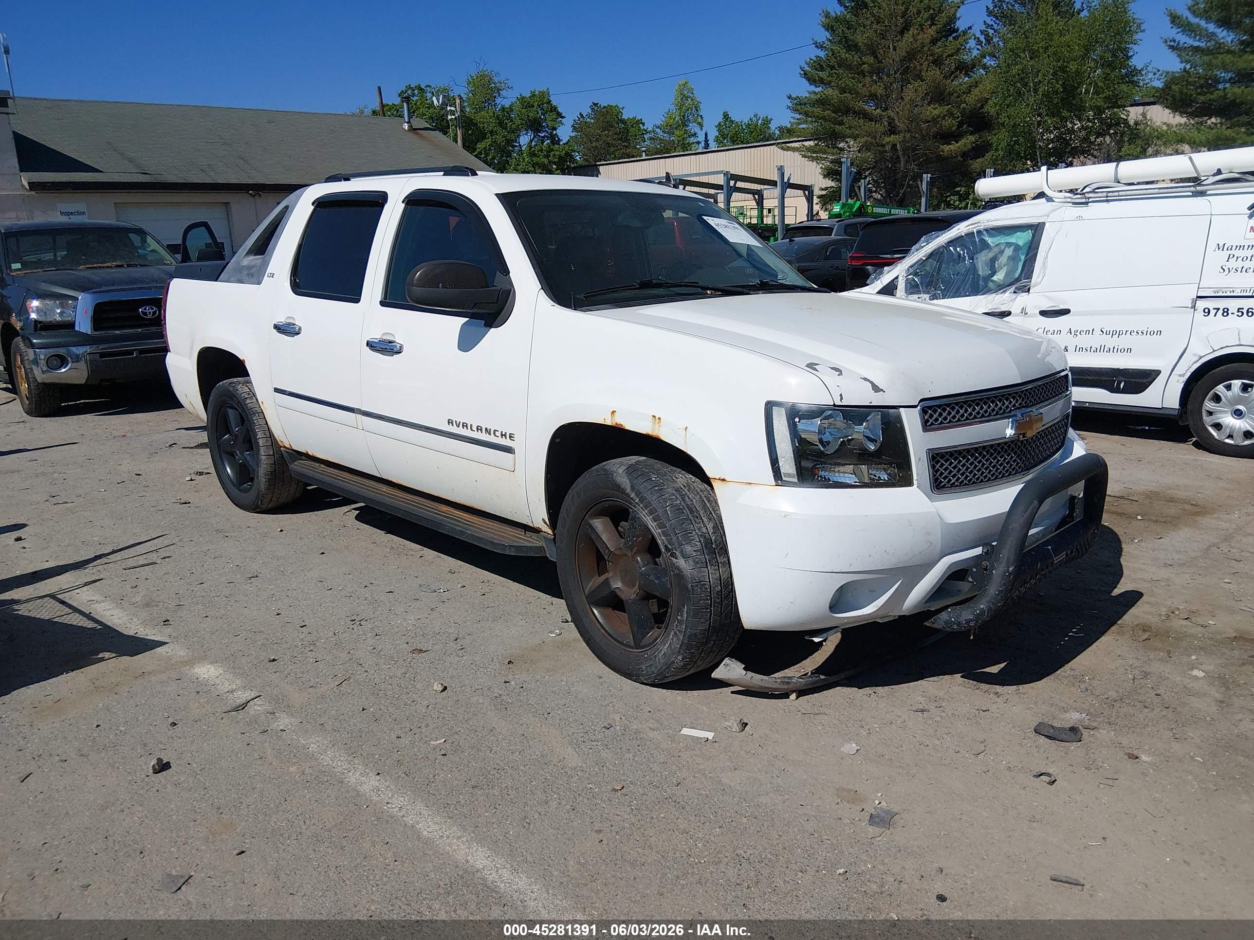 2010 Chevrolet Avalanche LTZ, VIN 3GNVKGE09AG156446 — Normal wear