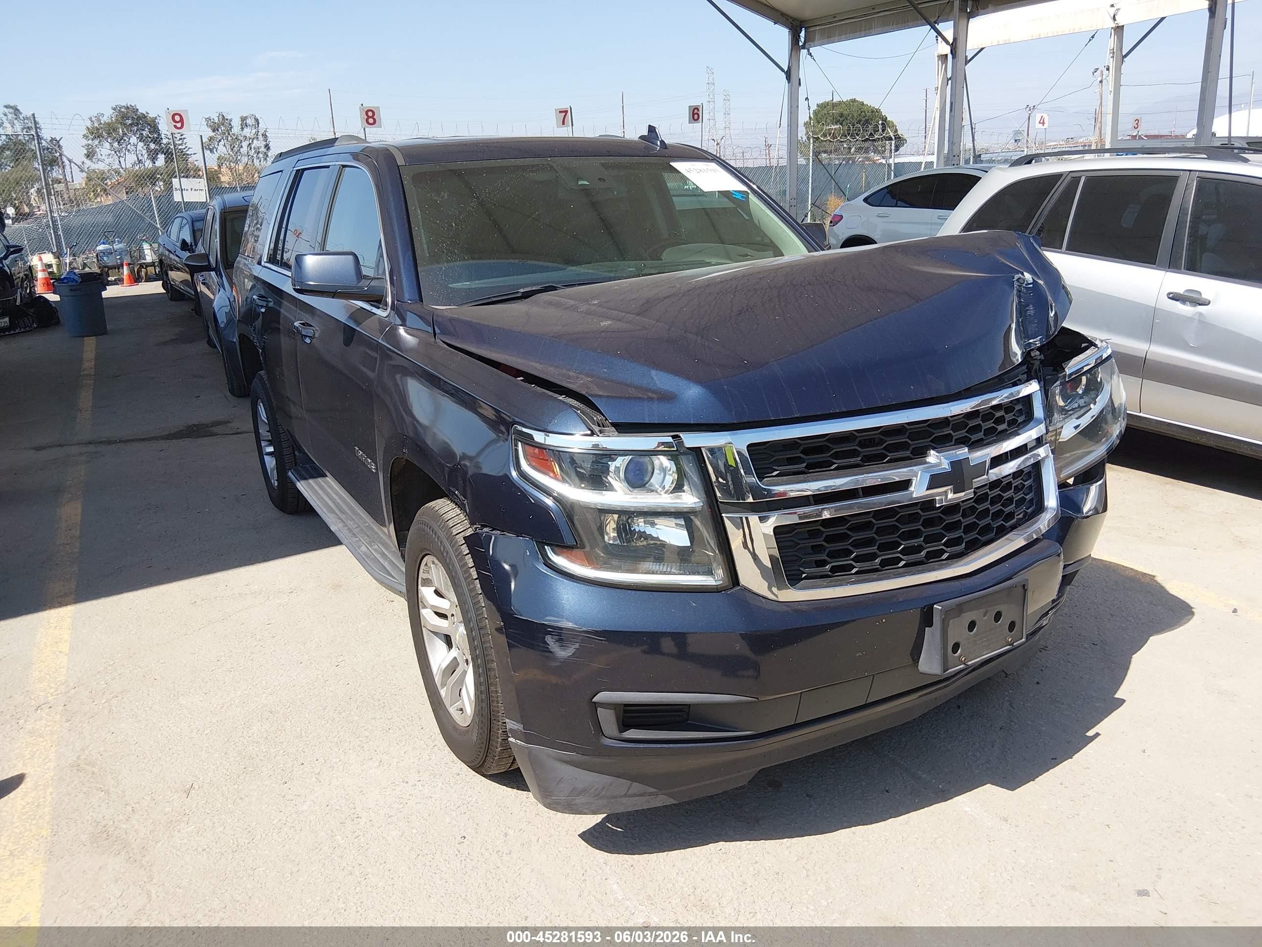 2017 Chevrolet Tahoe LT, VIN 1GNSCBKC2HR166652 — Front end