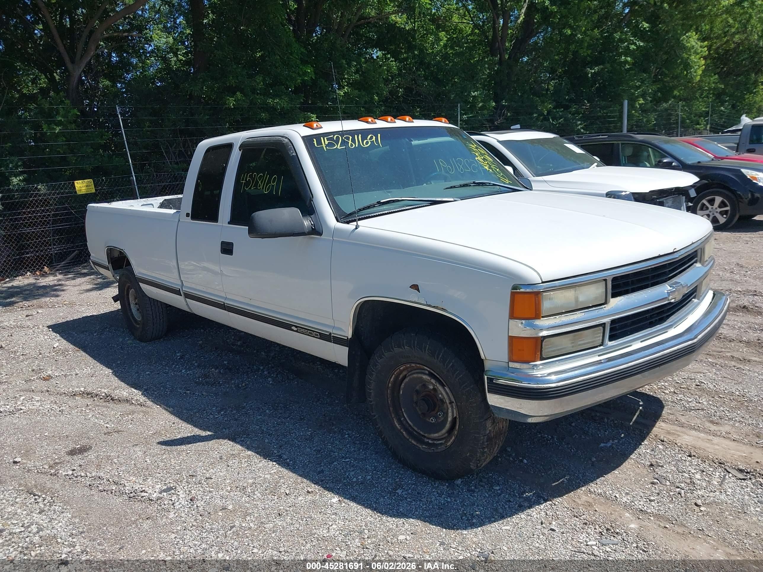 1998 Chevrolet Silverado 2500, VIN 1GCGC29R2WE134877 — Обычный износ